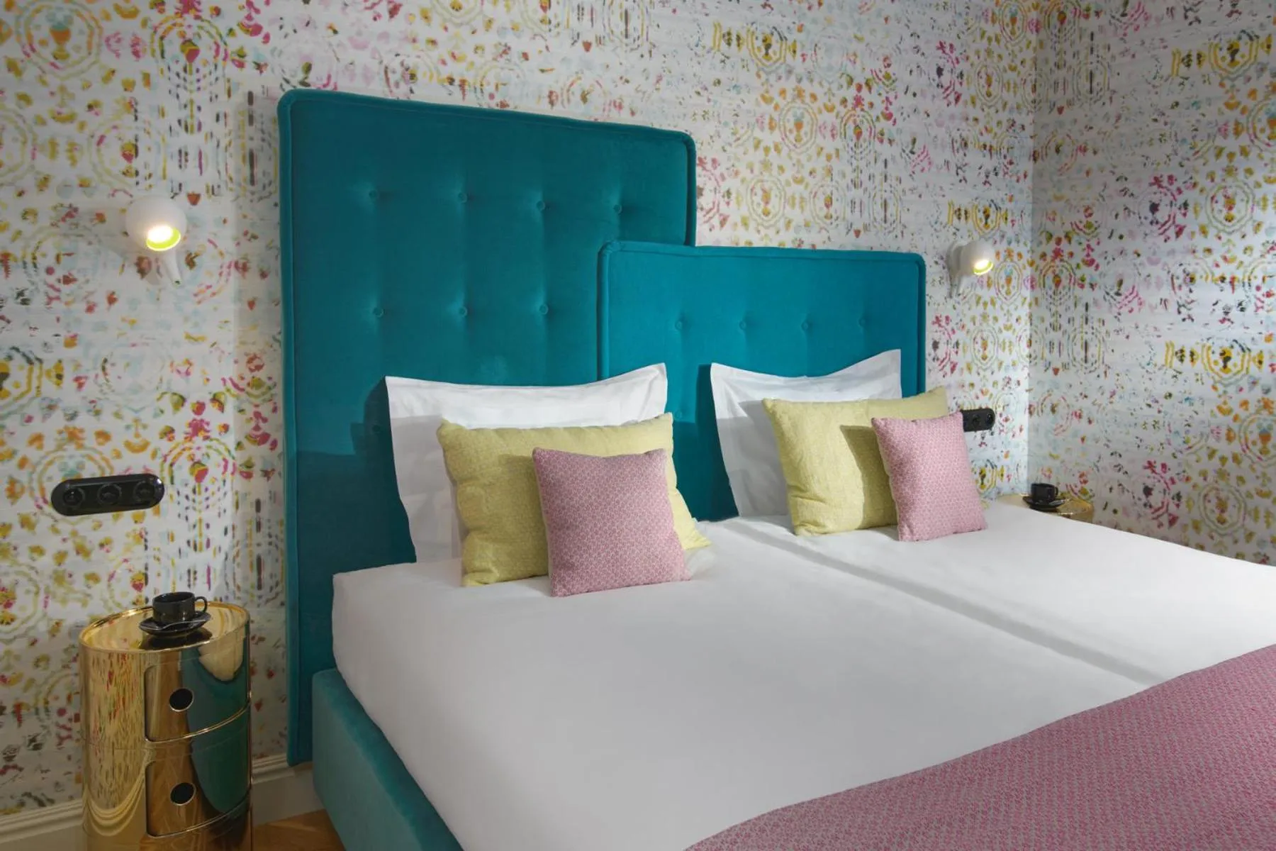 Bedroom, Bed in Relais & Châteaux Hotel Quadrille - Adults Only