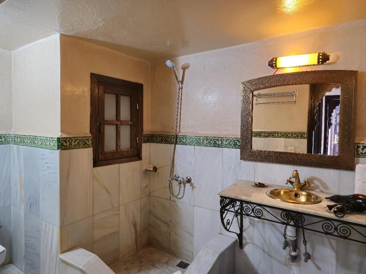 Shower in Riad Bab Fes Suite &Spa