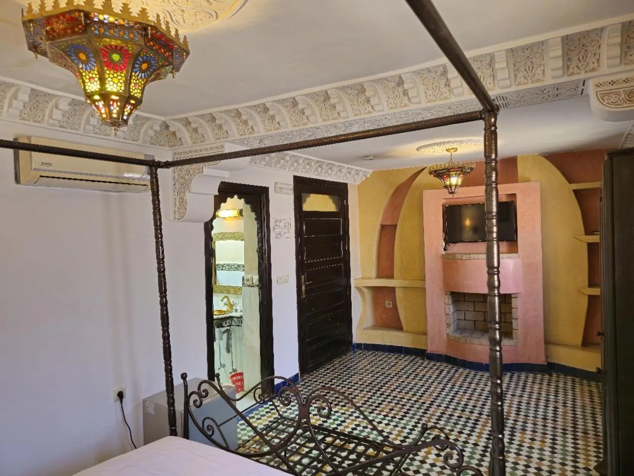 Bed in Riad Bab Fes Suite &Spa