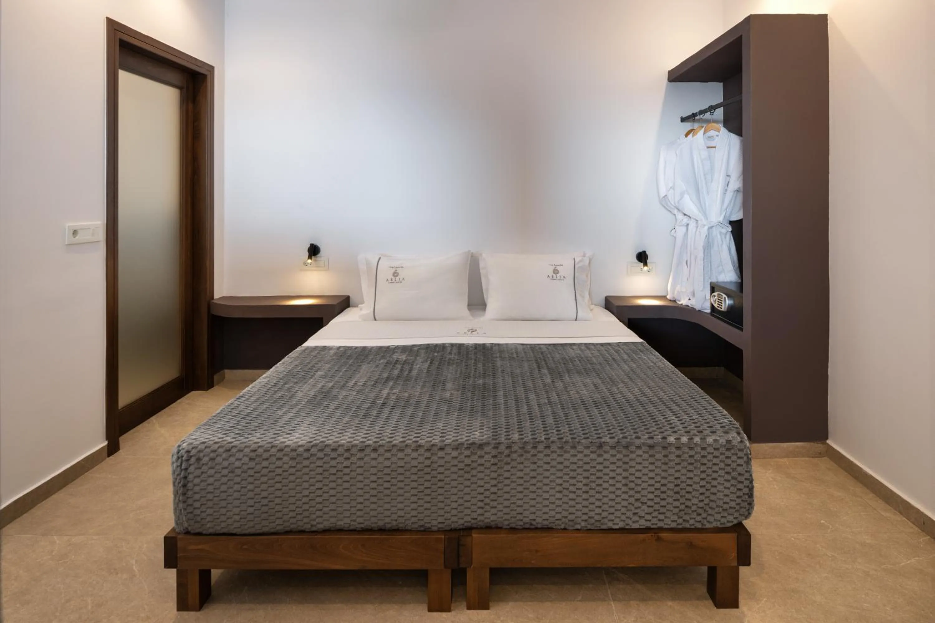 Bedroom, Bed in Aelia Thalassa