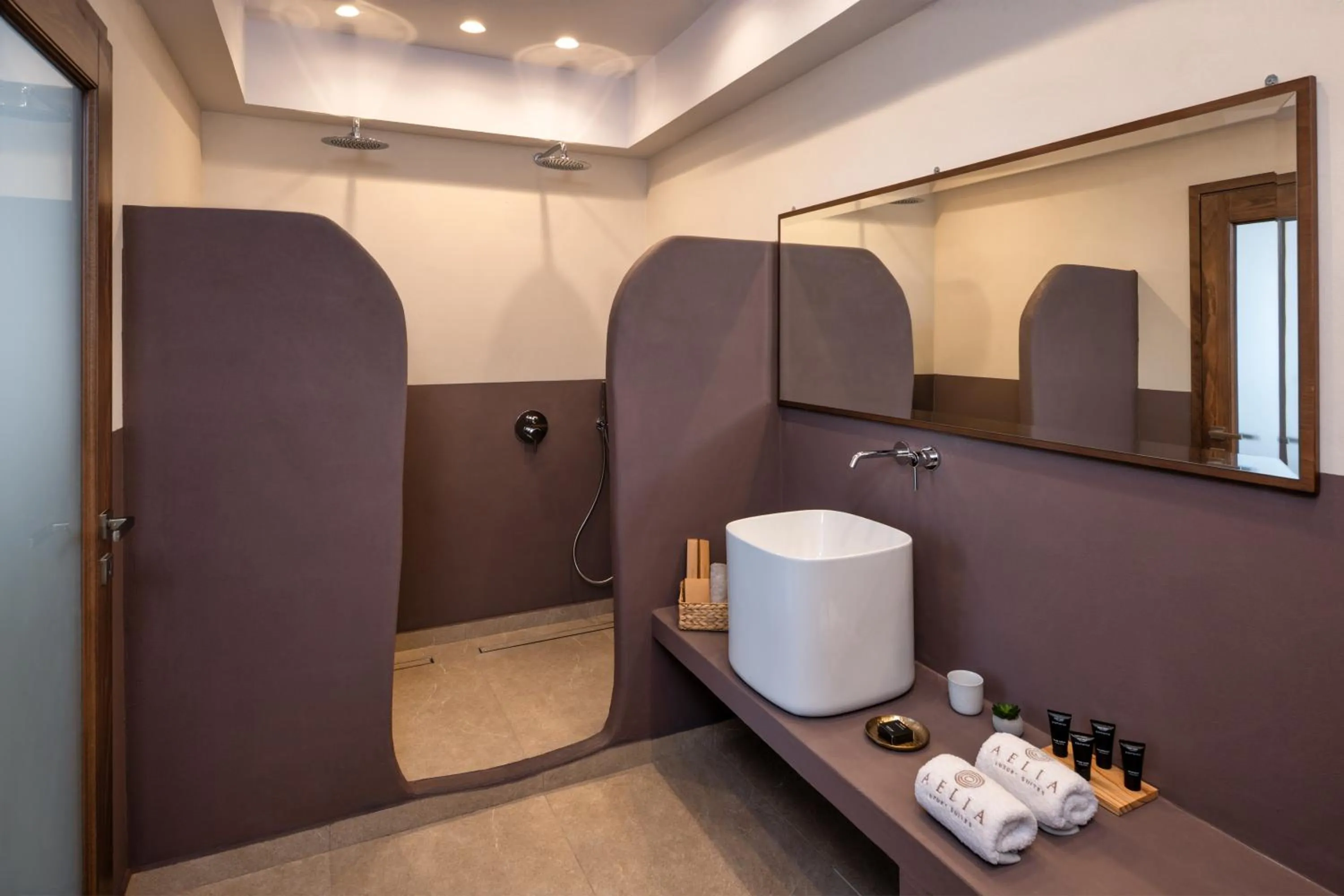 Bathroom in Aelia Thalassa