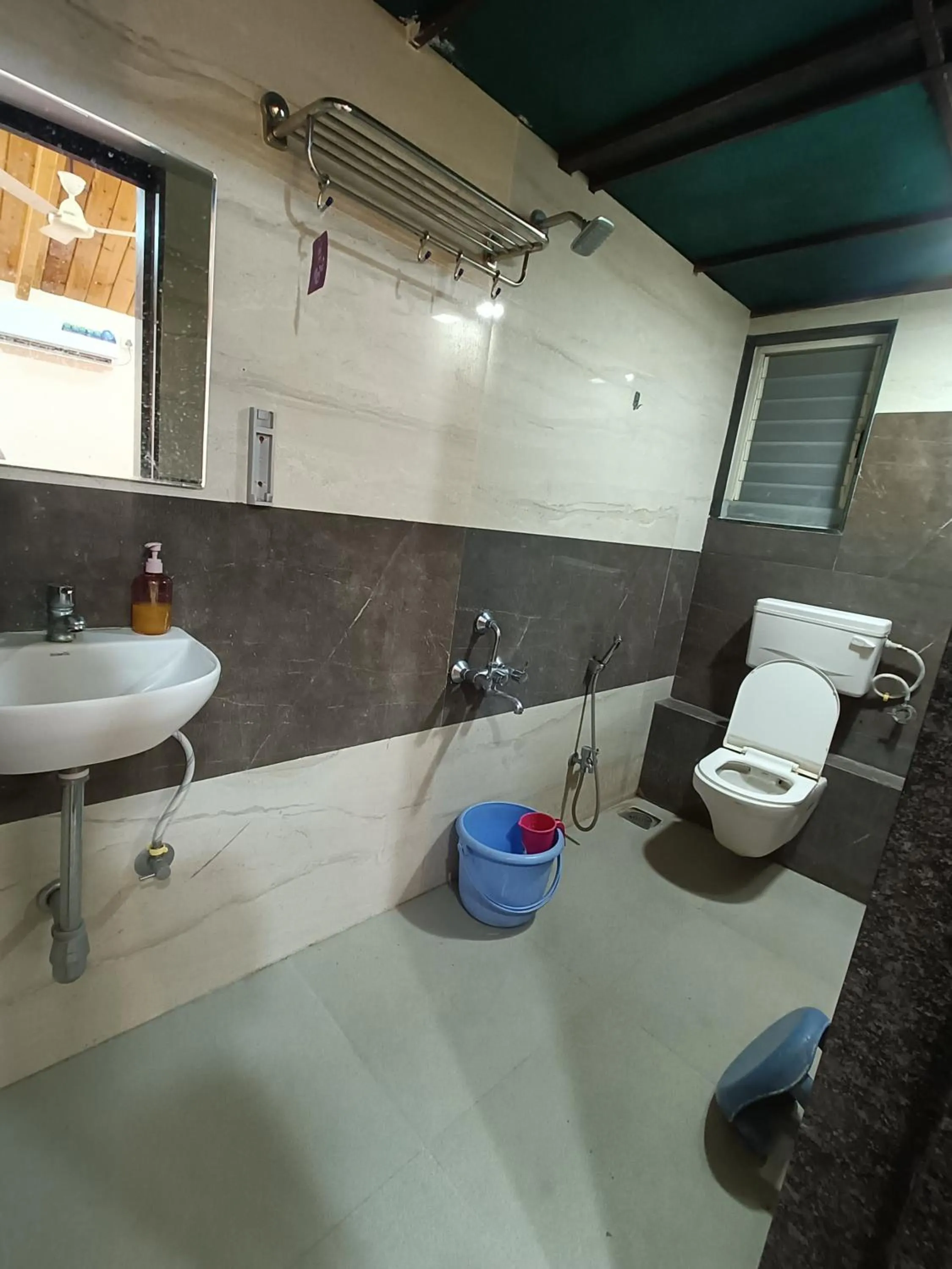 Bathroom in Sunrise Villa