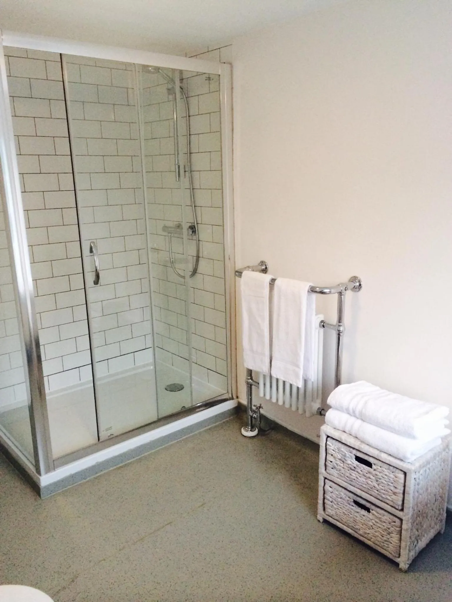 Shower in The Crown Inn