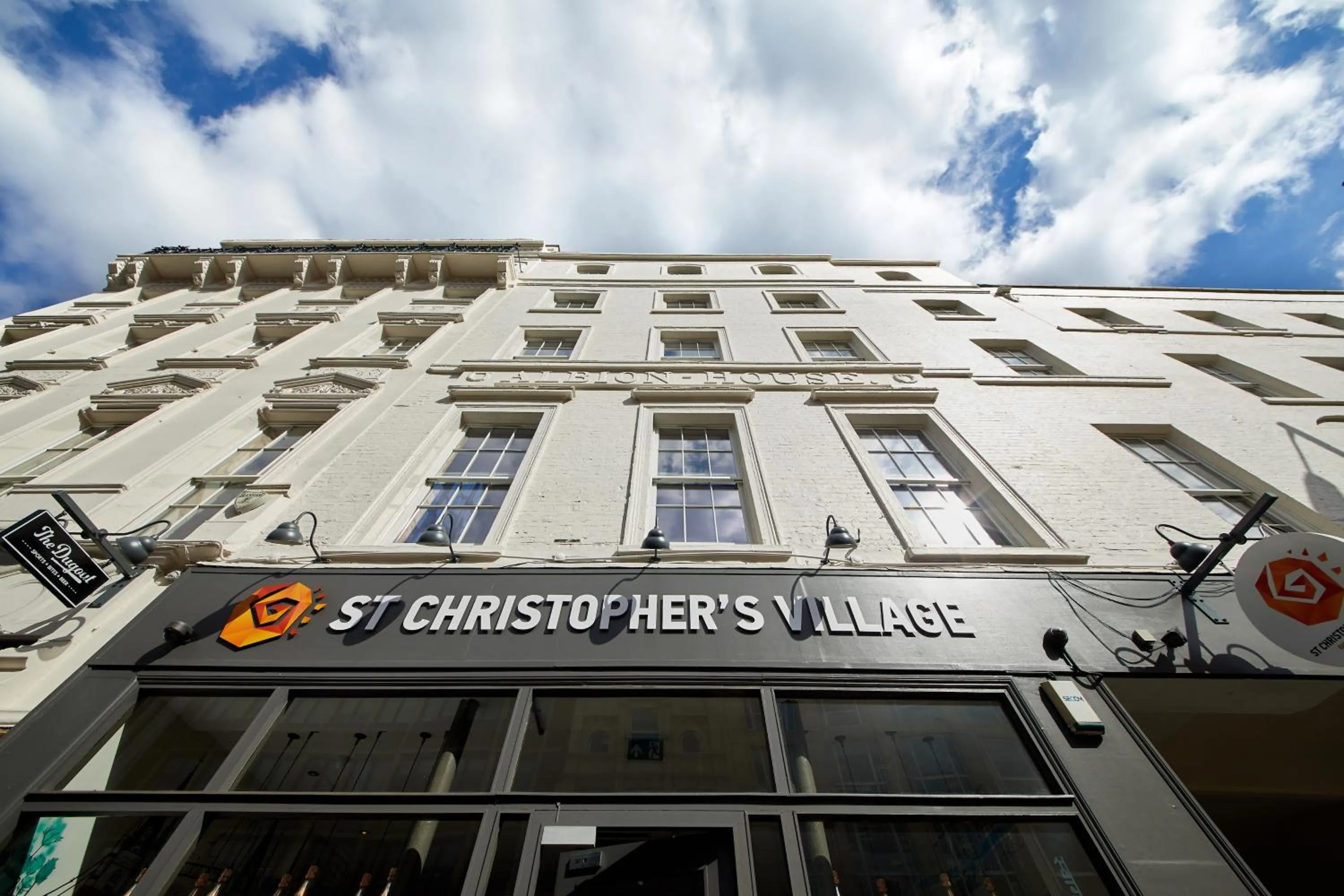Facade/entrance in St Christopher's Inn London Bridge - Oasis Female Only