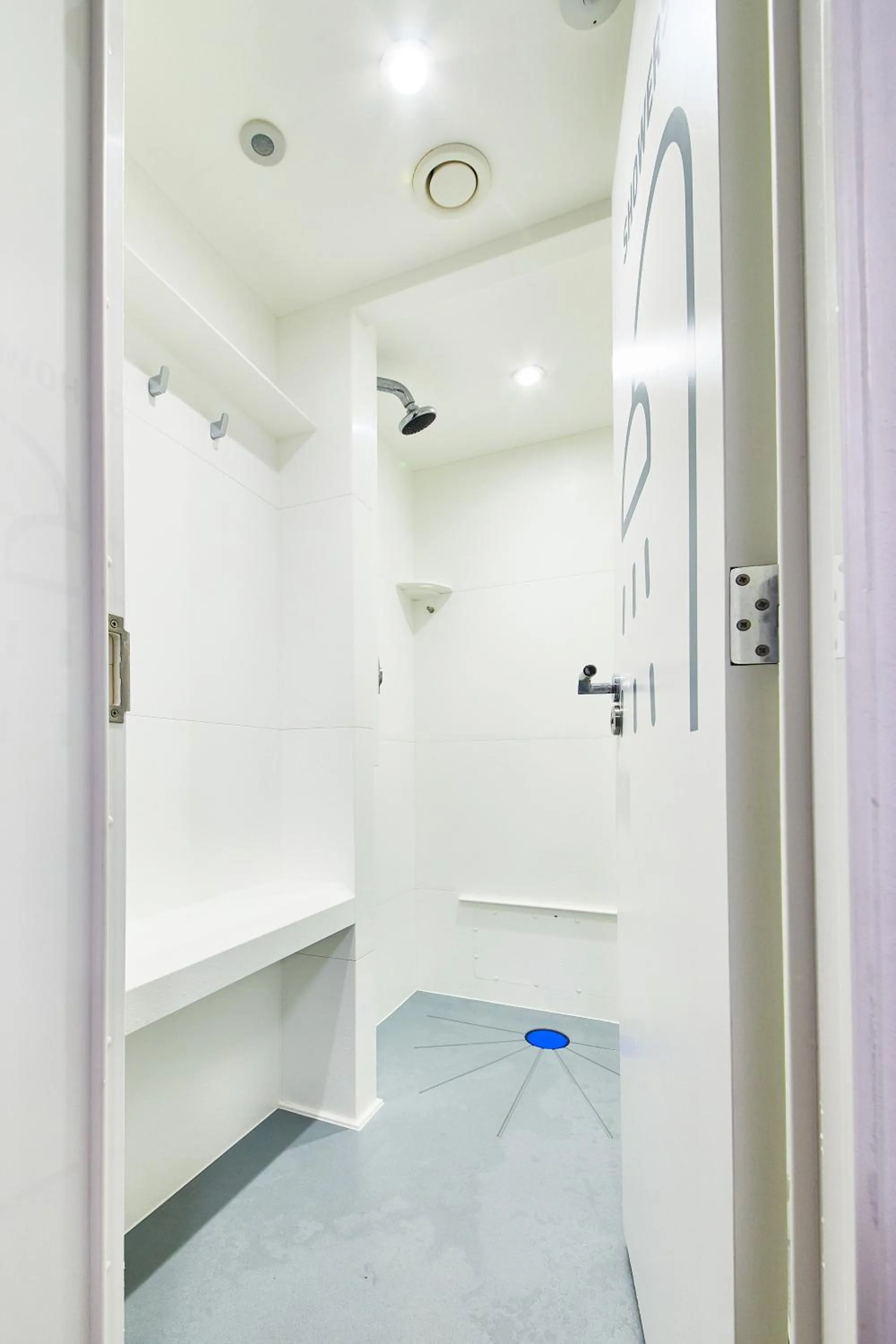 Bathroom in St Christopher's Inn London Bridge - Oasis Female Only