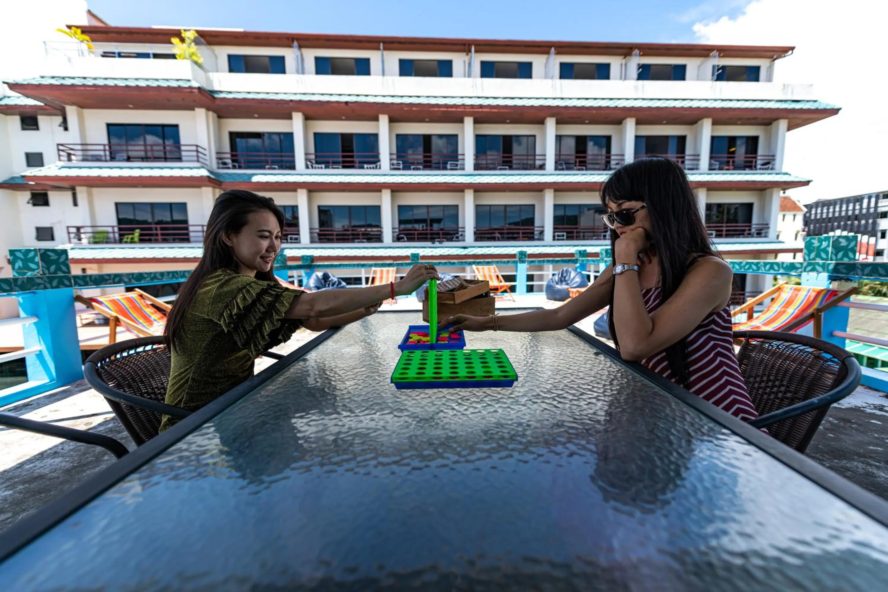 Lounge or bar in myPatong Social Hostel