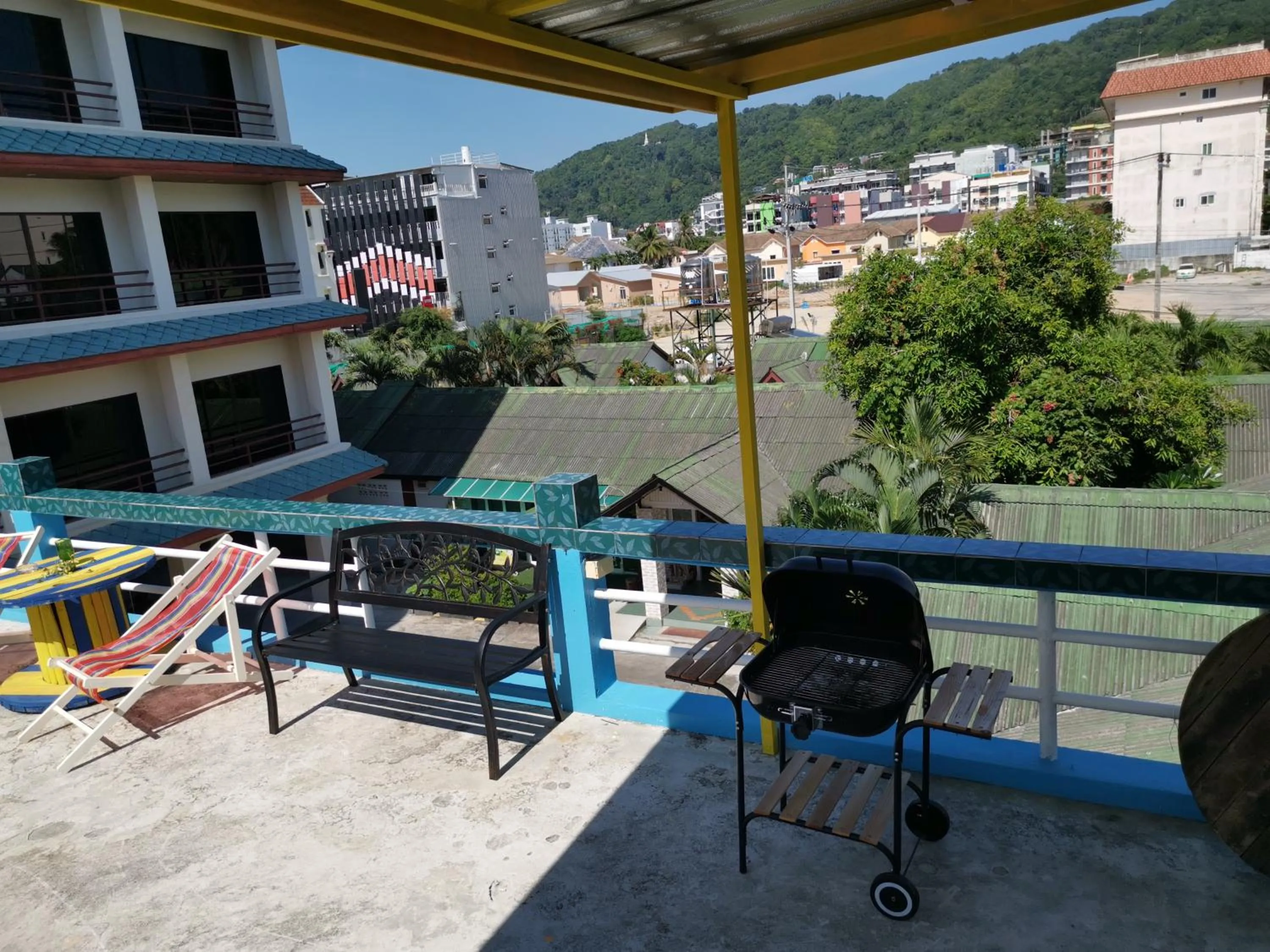 BBQ facilities in myPatong Social Hostel