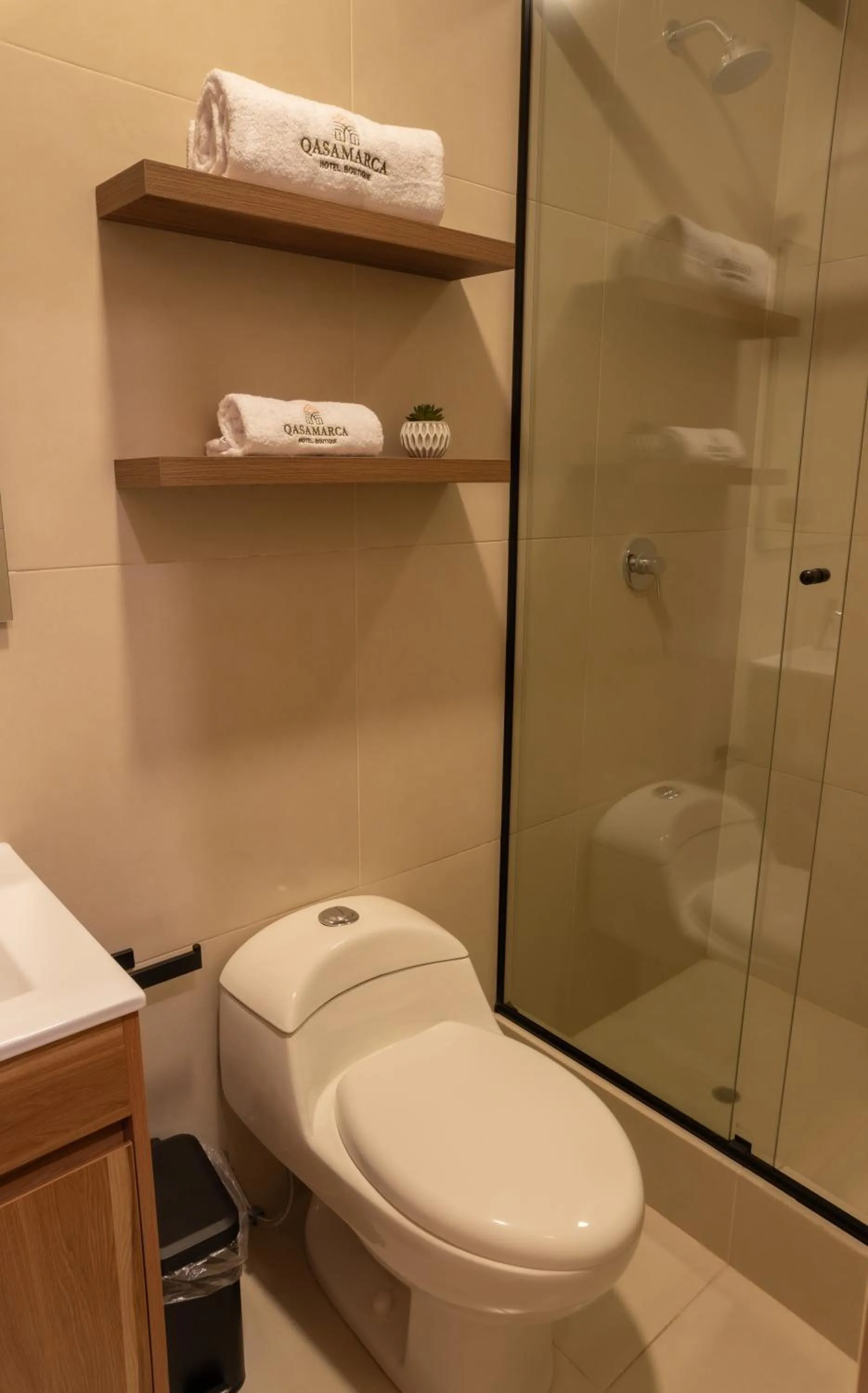 Shower in Qasamarca Hotel Boutique