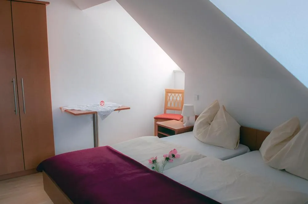 Bed in Pension Hiesel-Villa Untersbergblick