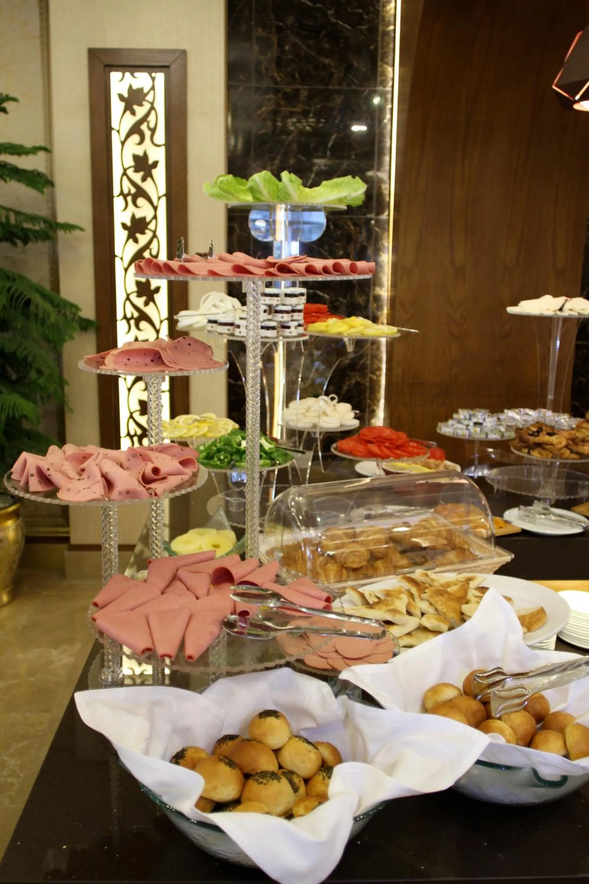 Restaurant/places to eat in Ankawa Royal Hotel & Spa