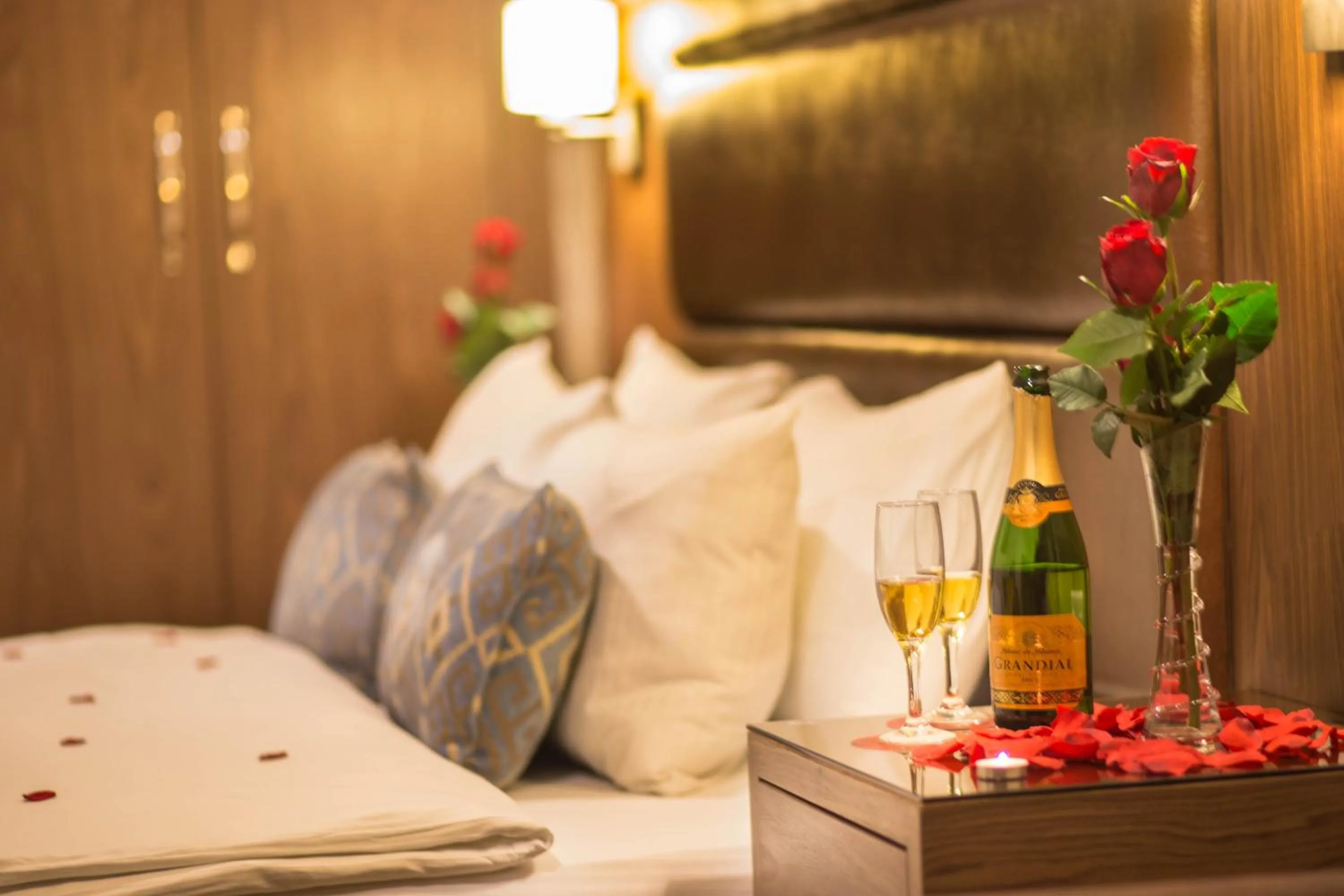 Drinks, Bed in Ankawa Royal Hotel & Spa