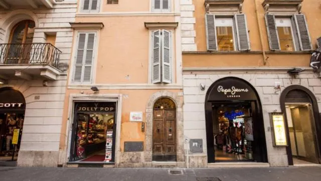 Facade/entrance in Grand Master Suites