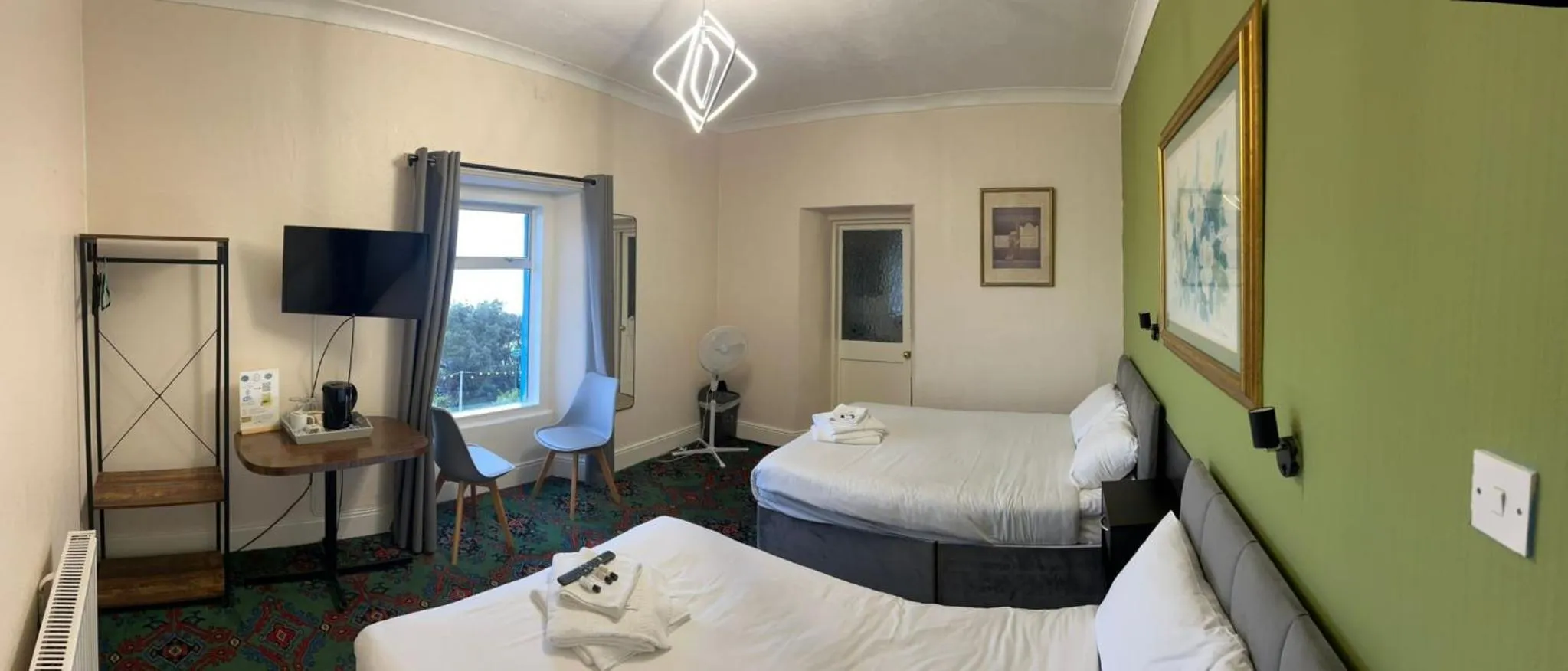 Bedroom, Bed in Savoy Hotel