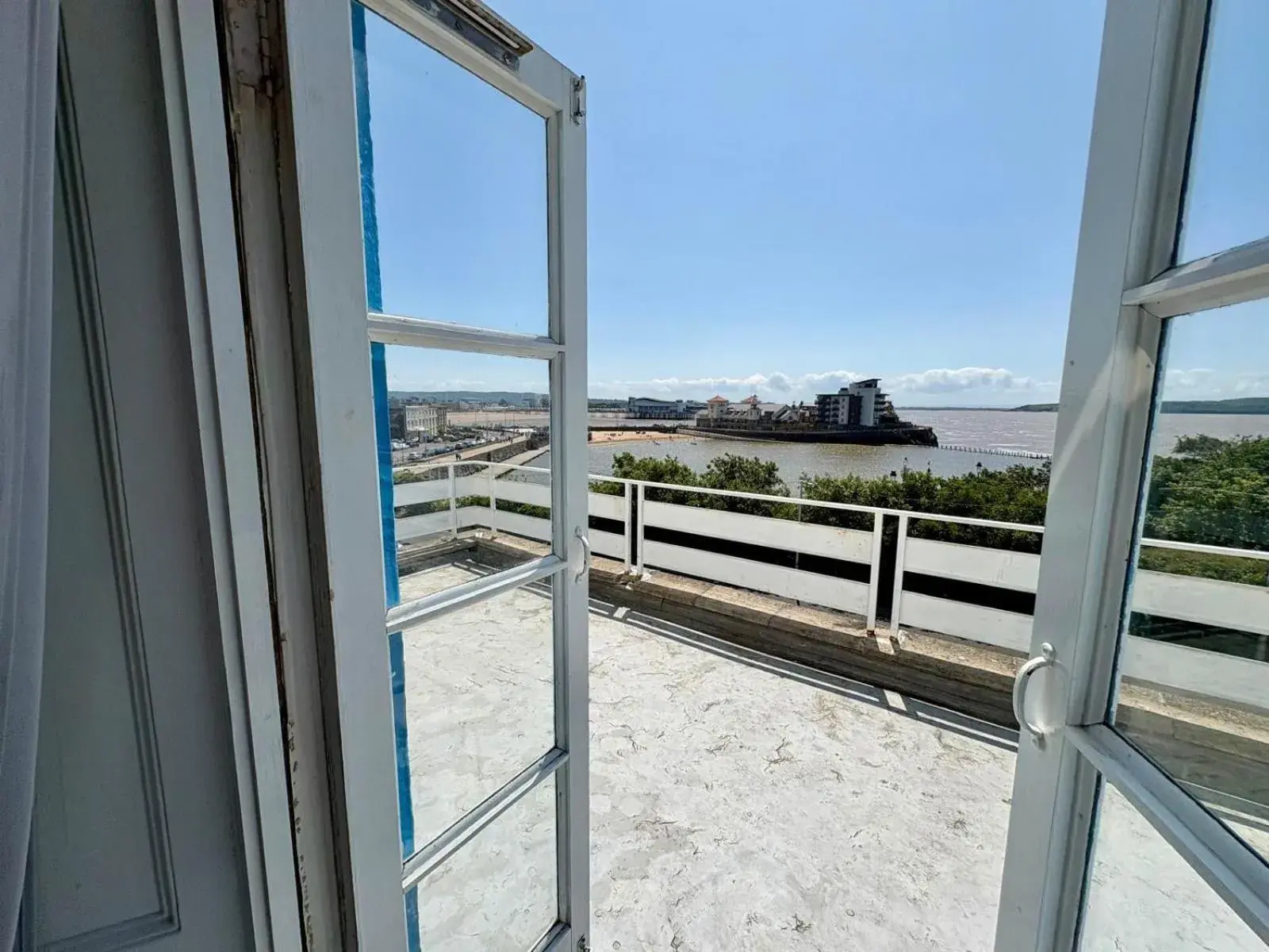 Quadruple Room with Sea View in Savoy Hotel Quadruple Room with Sea View in Savoy Hotel