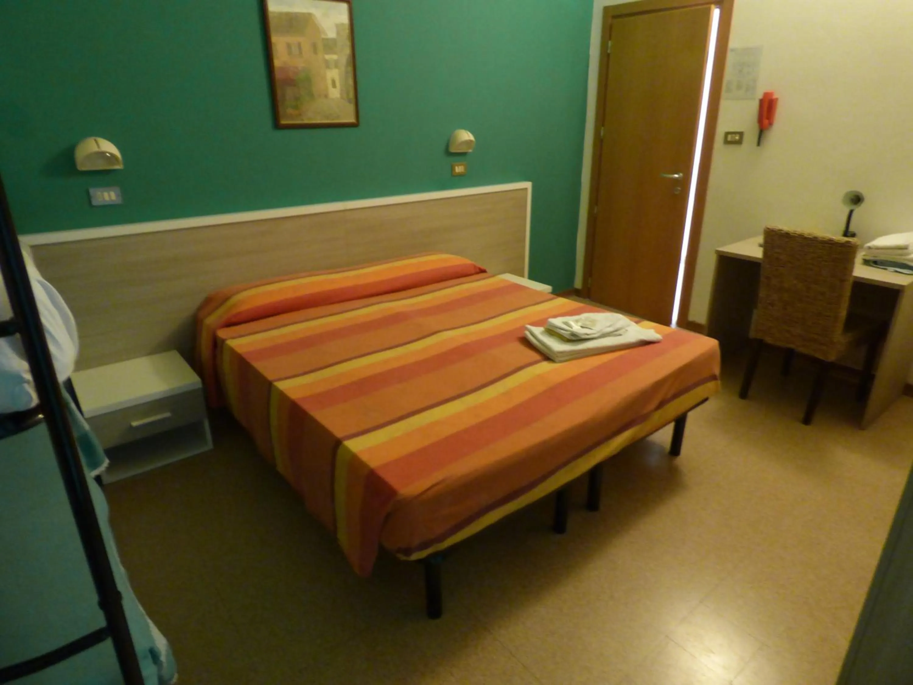 Photo of the whole room in Consul Hotel