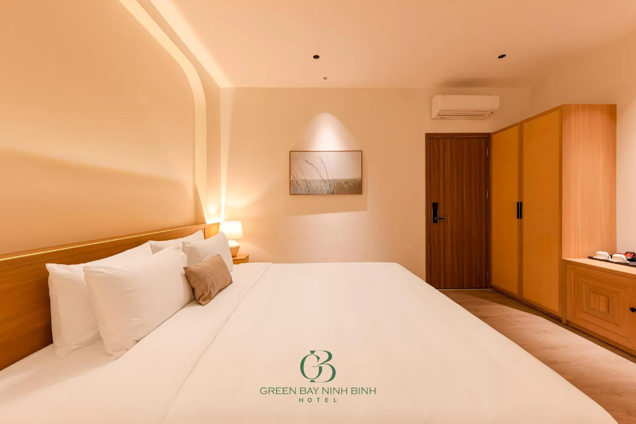 Bed in Green Bay Hotel Ninh Bình