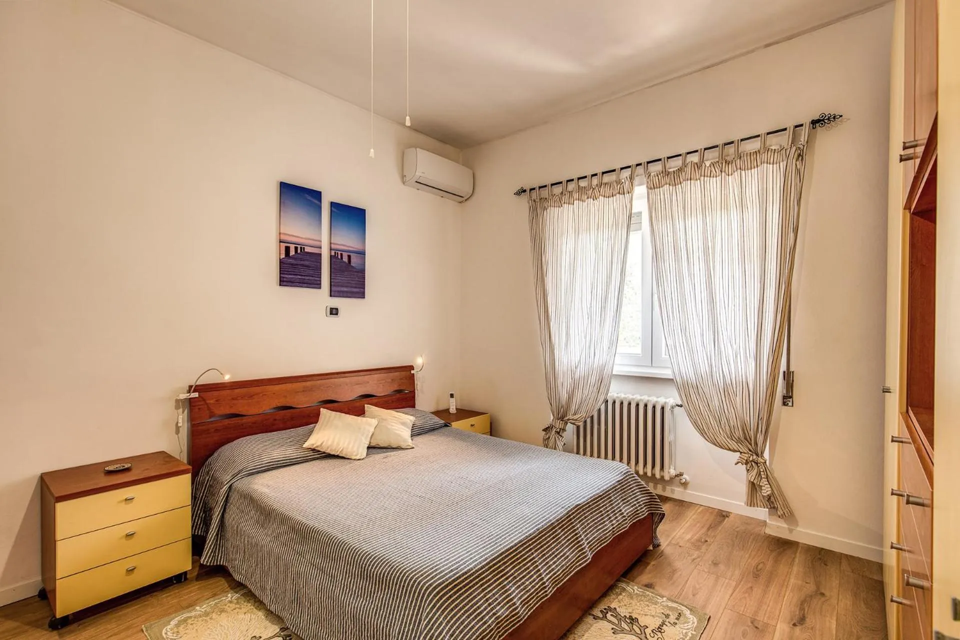 Photo of the whole room, Bed in Seaside Rome