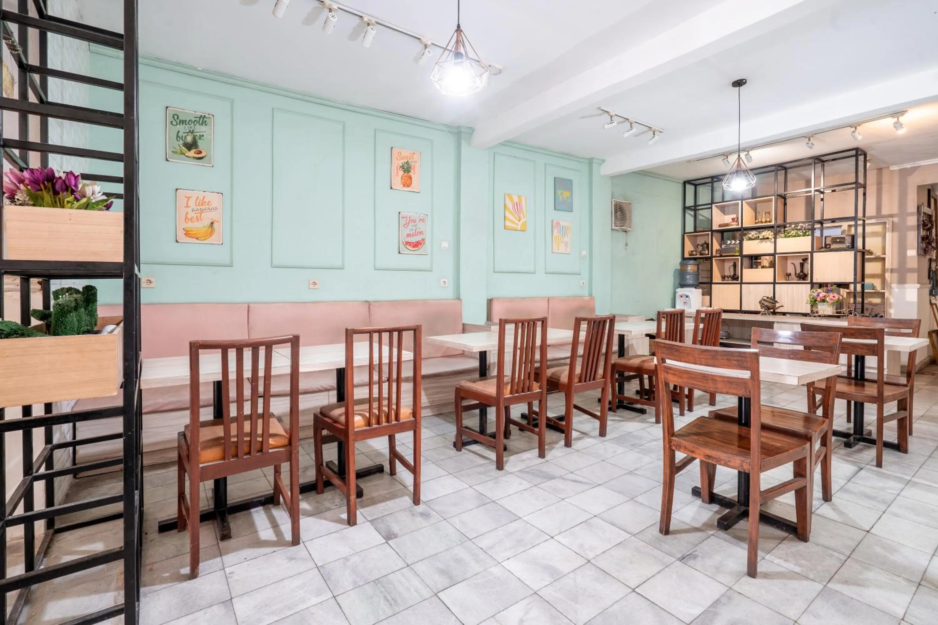 Area and facilities in Rehat at Hotel Patradissa Stasiun Bandung