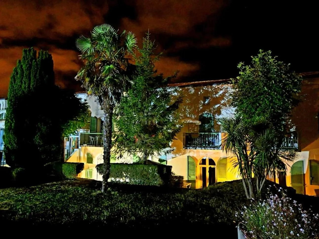 Night in Appartement 91 Palais des Gouverneurs