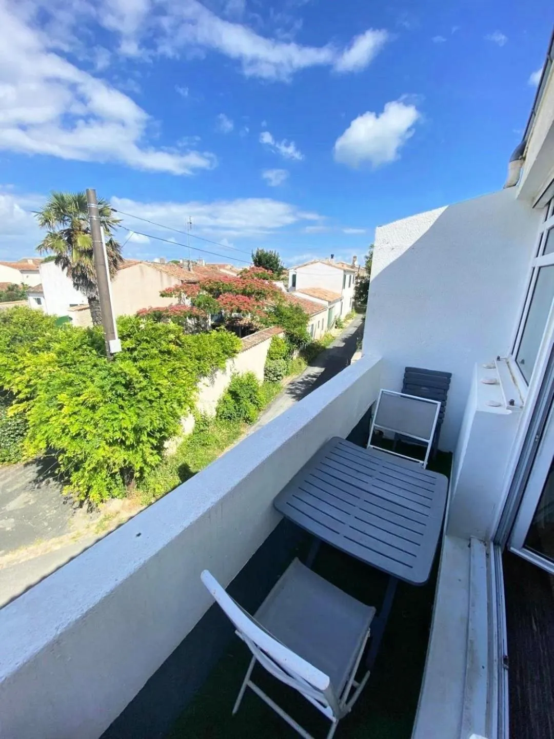 Quiet street view in Appartement 91 Palais des Gouverneurs