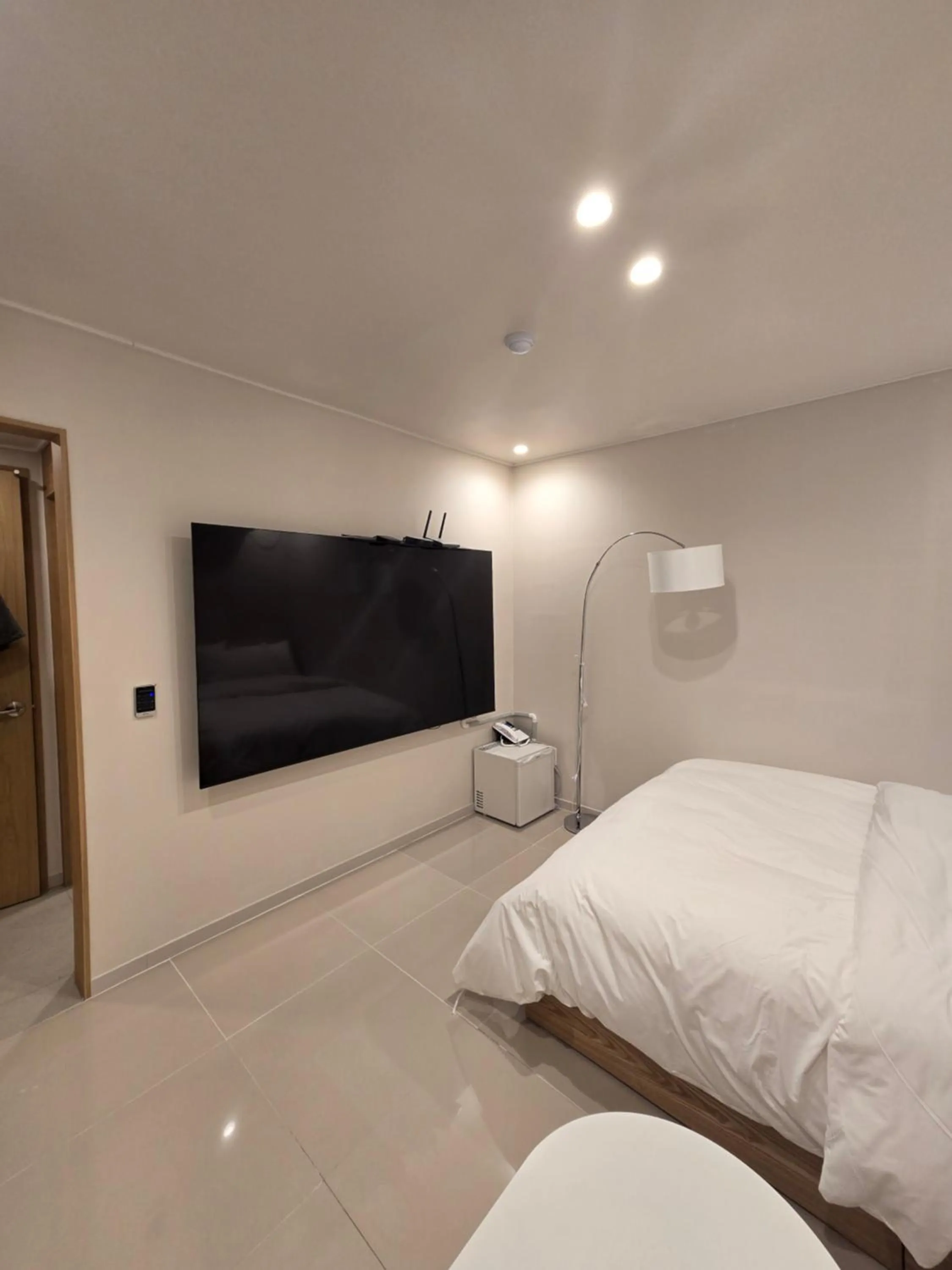 Bedroom, Bed in Jamsil Stay 509