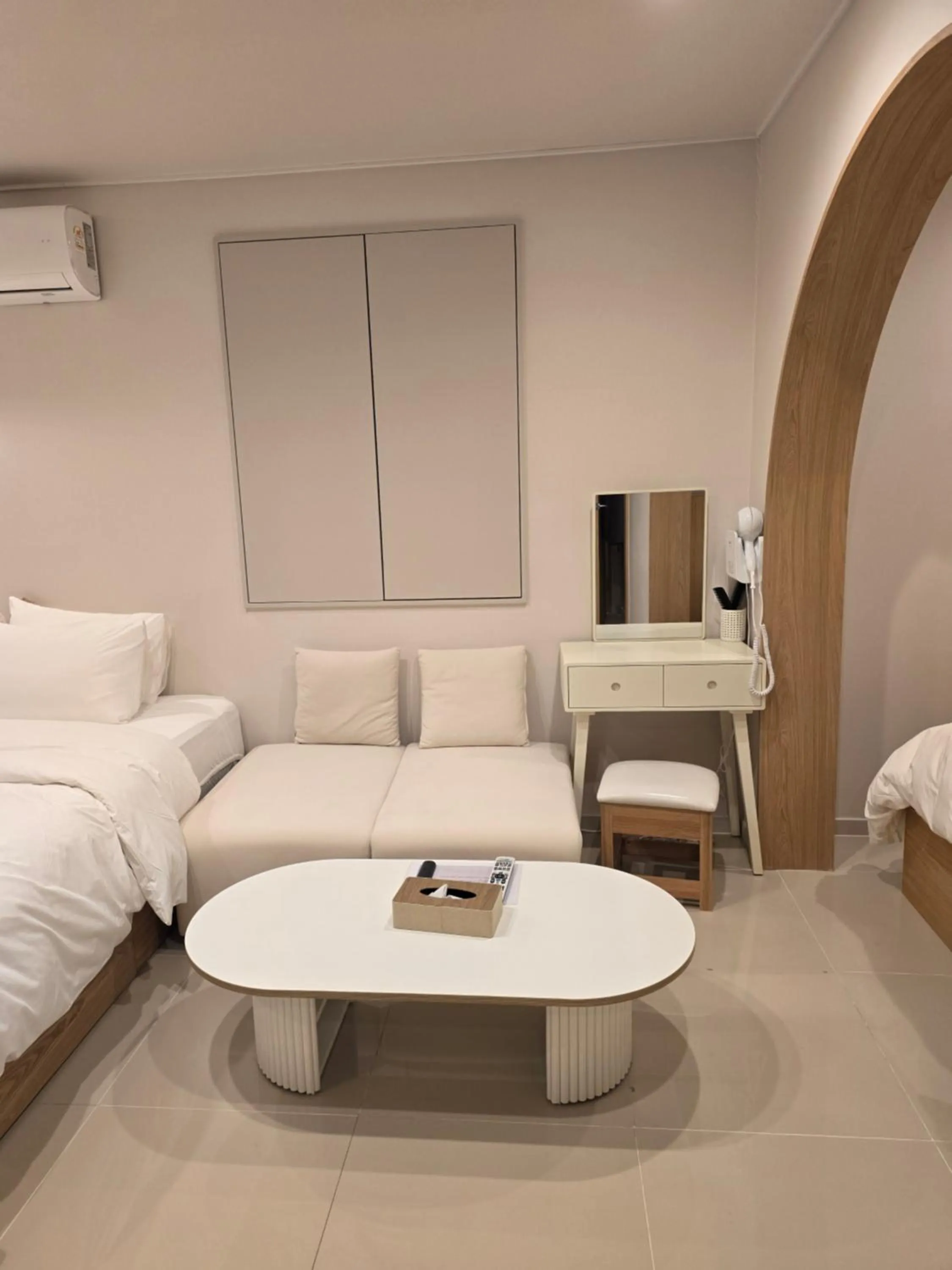 Bedroom, Bed in Jamsil Stay 509