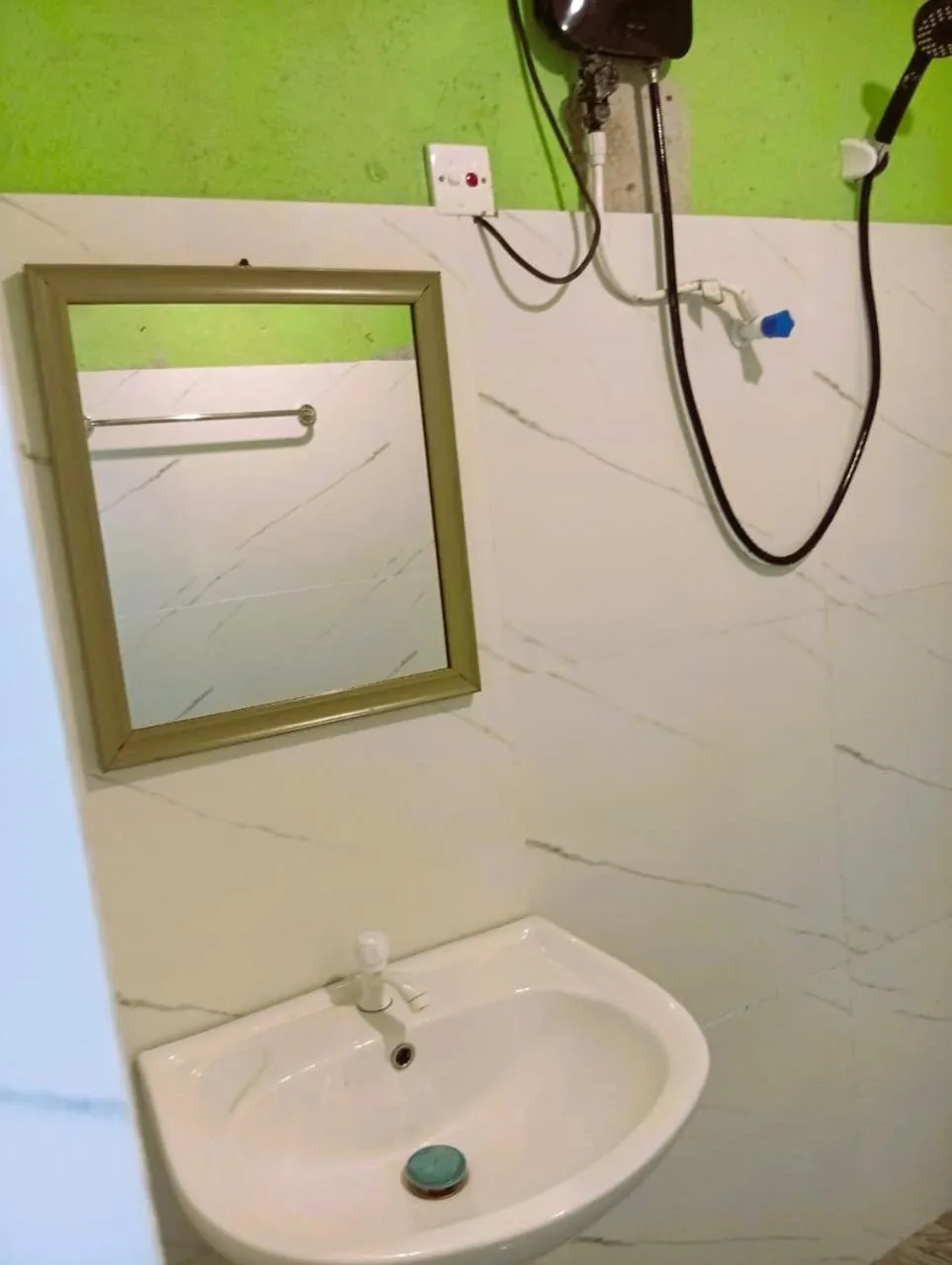 Ella Tunnel Corner Inn