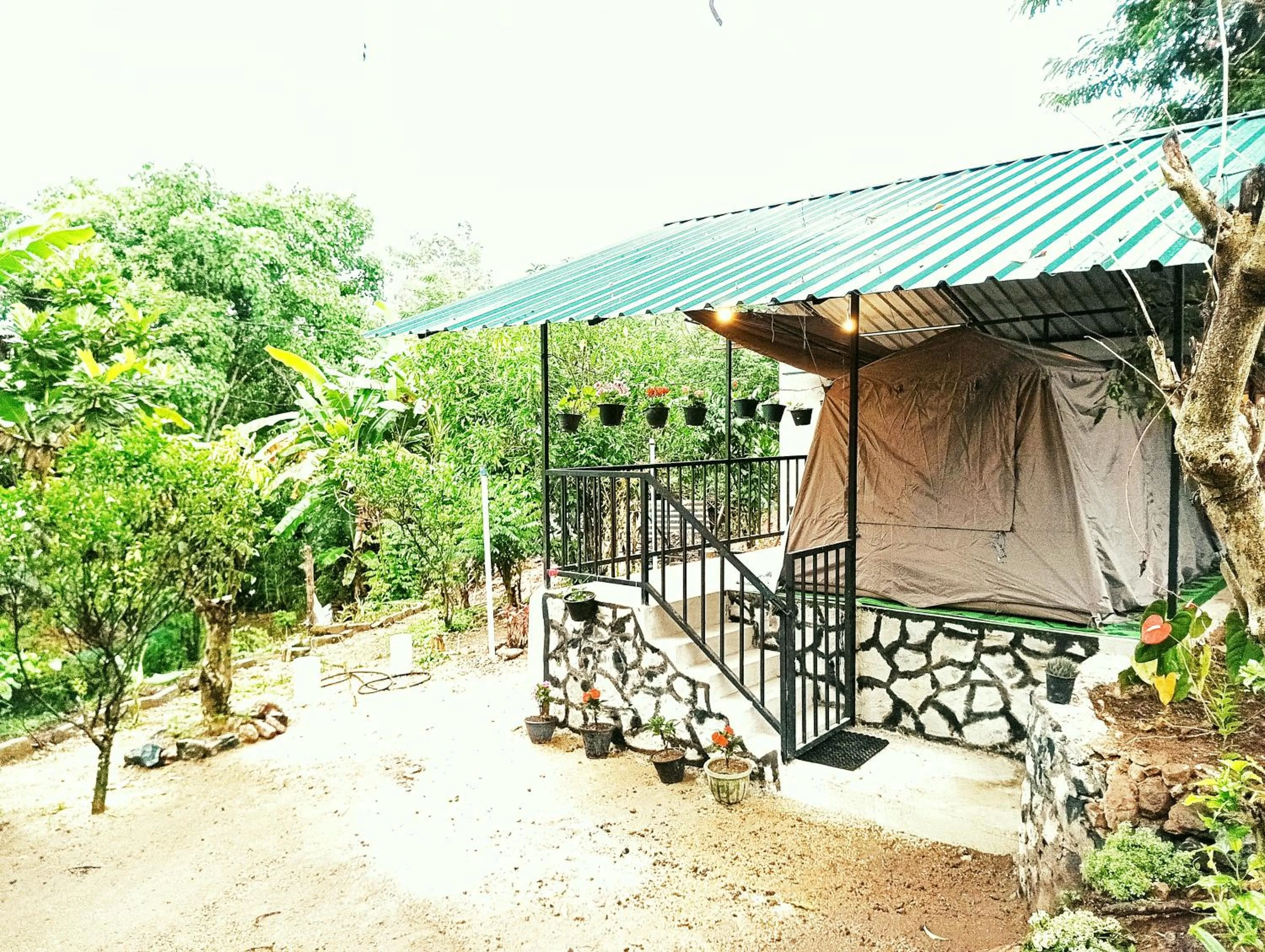 Tent in Ella Tunnel Corner Inn