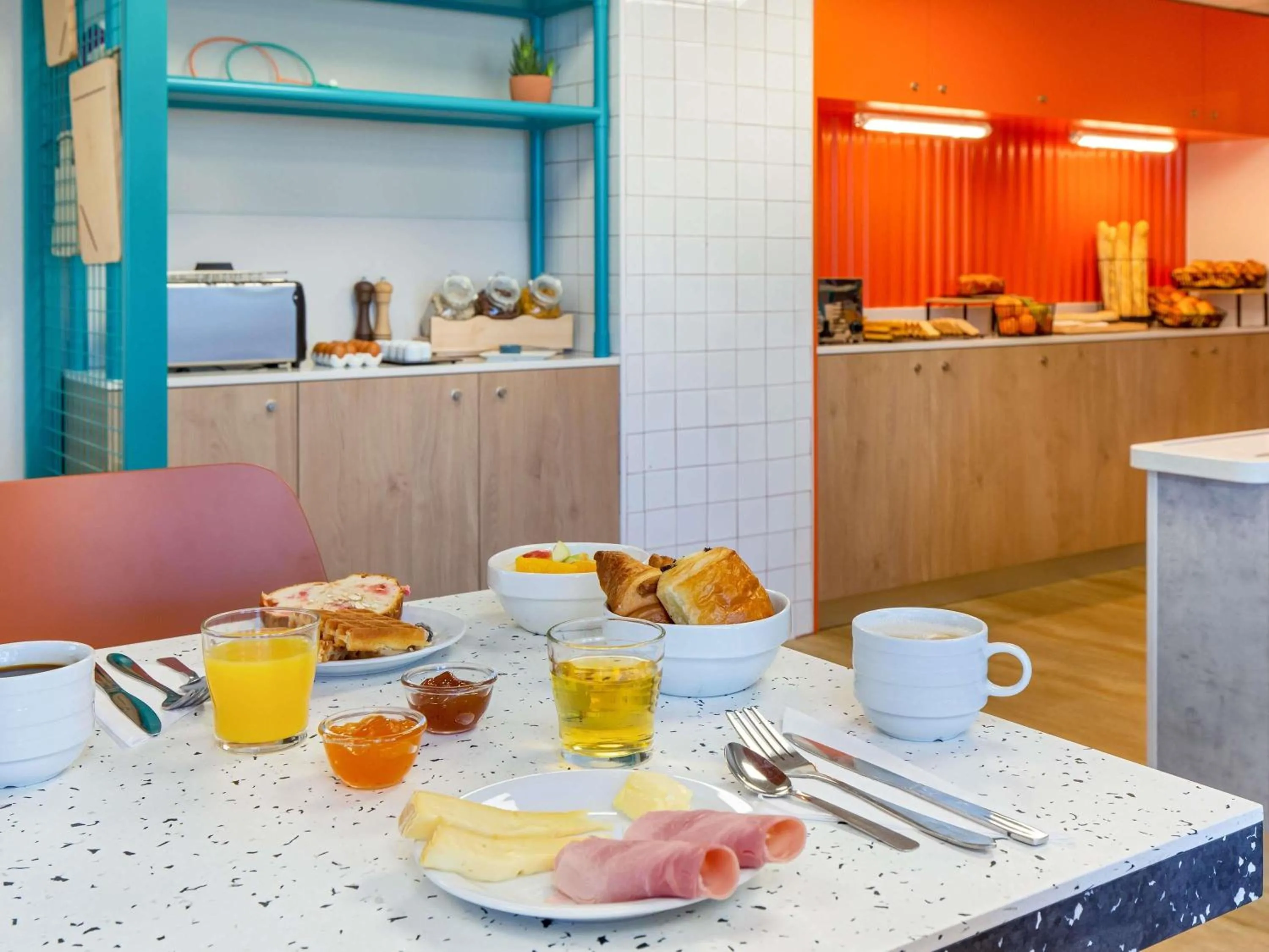 Breakfast in ibis budget Valence Nord Plateau des Couleures