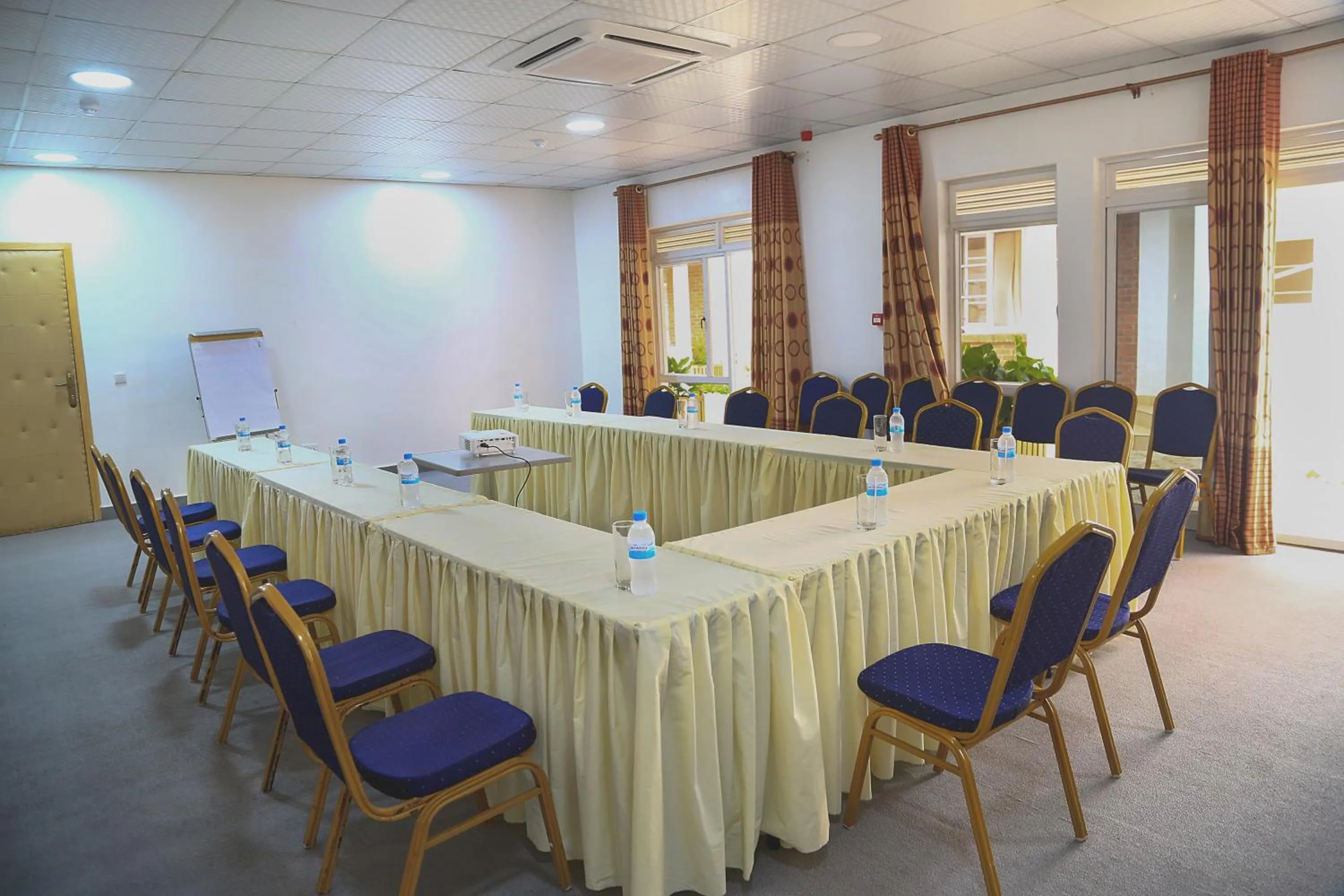 Business facilities in Quiet Haven Hotel