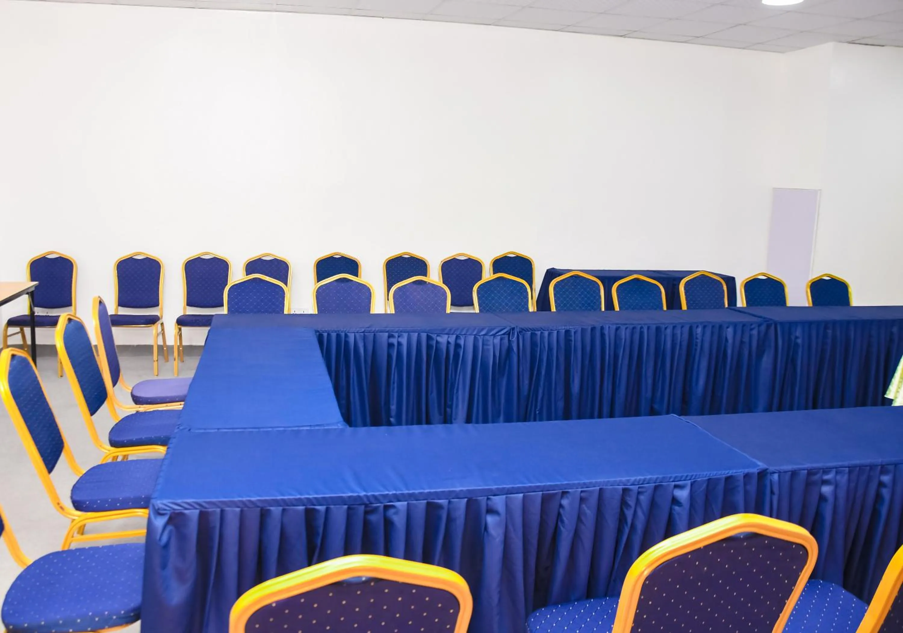 Business facilities in Quiet Haven Hotel