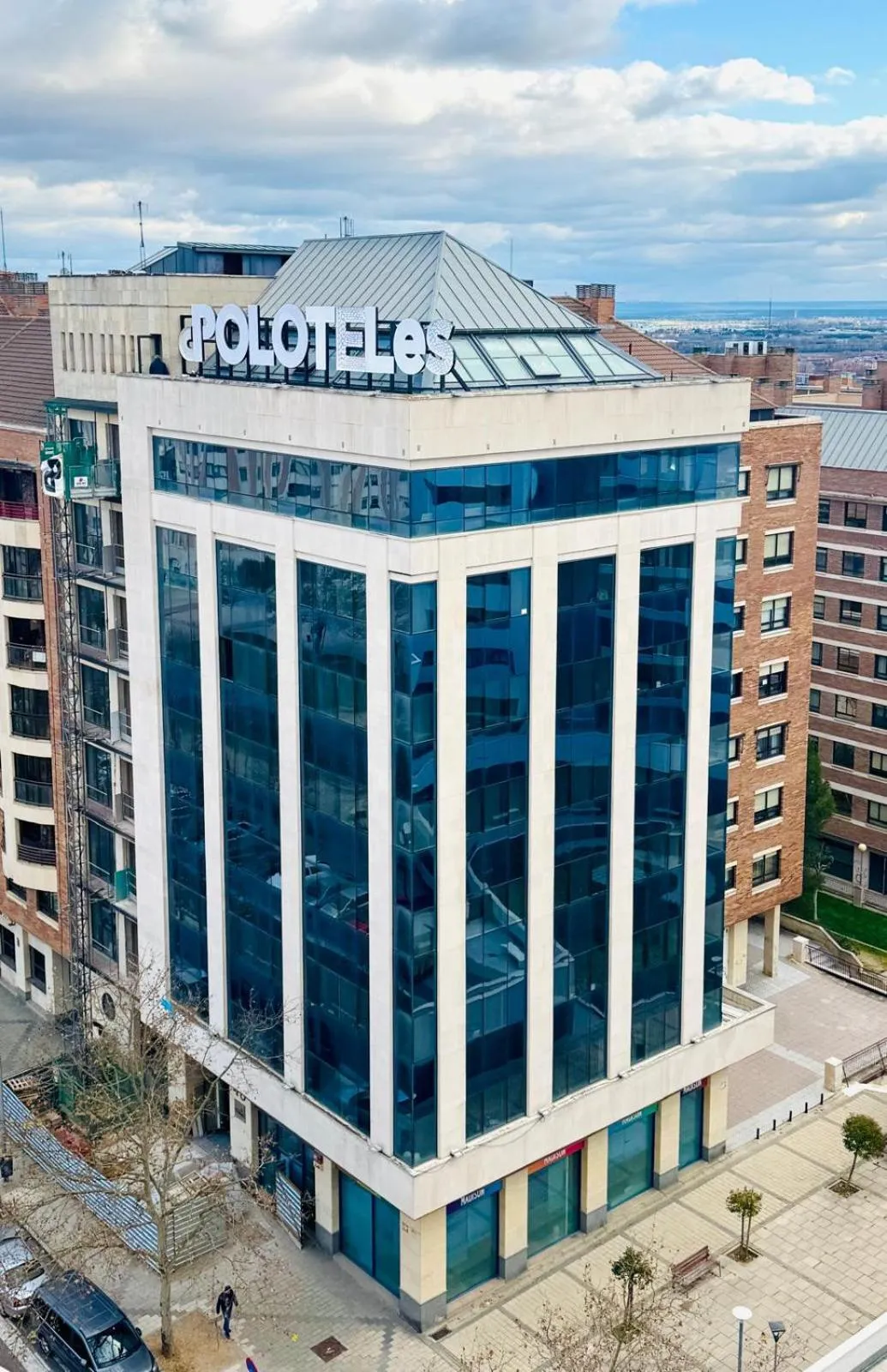 Polotel