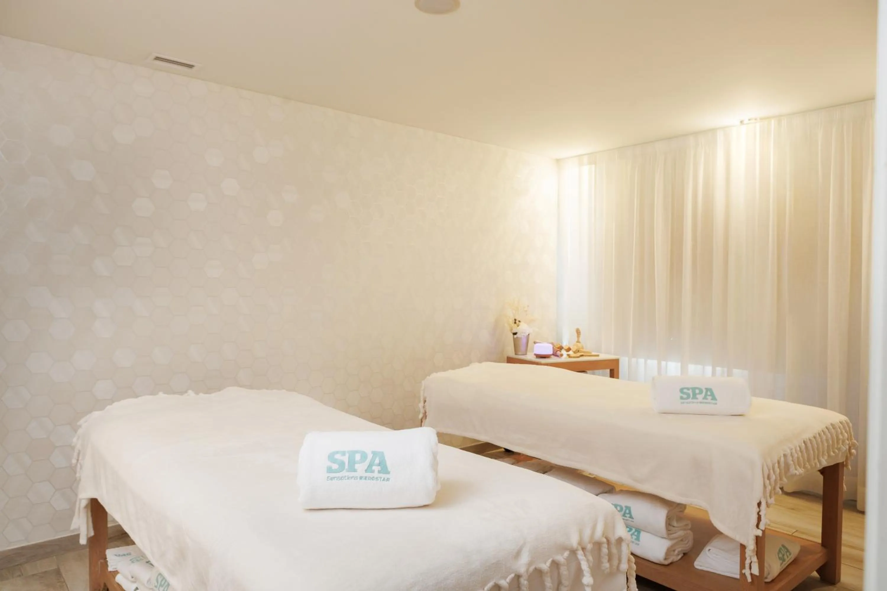 Spa and wellness centre/facilities, Bed in Iberostar Waves Royal Andalus
