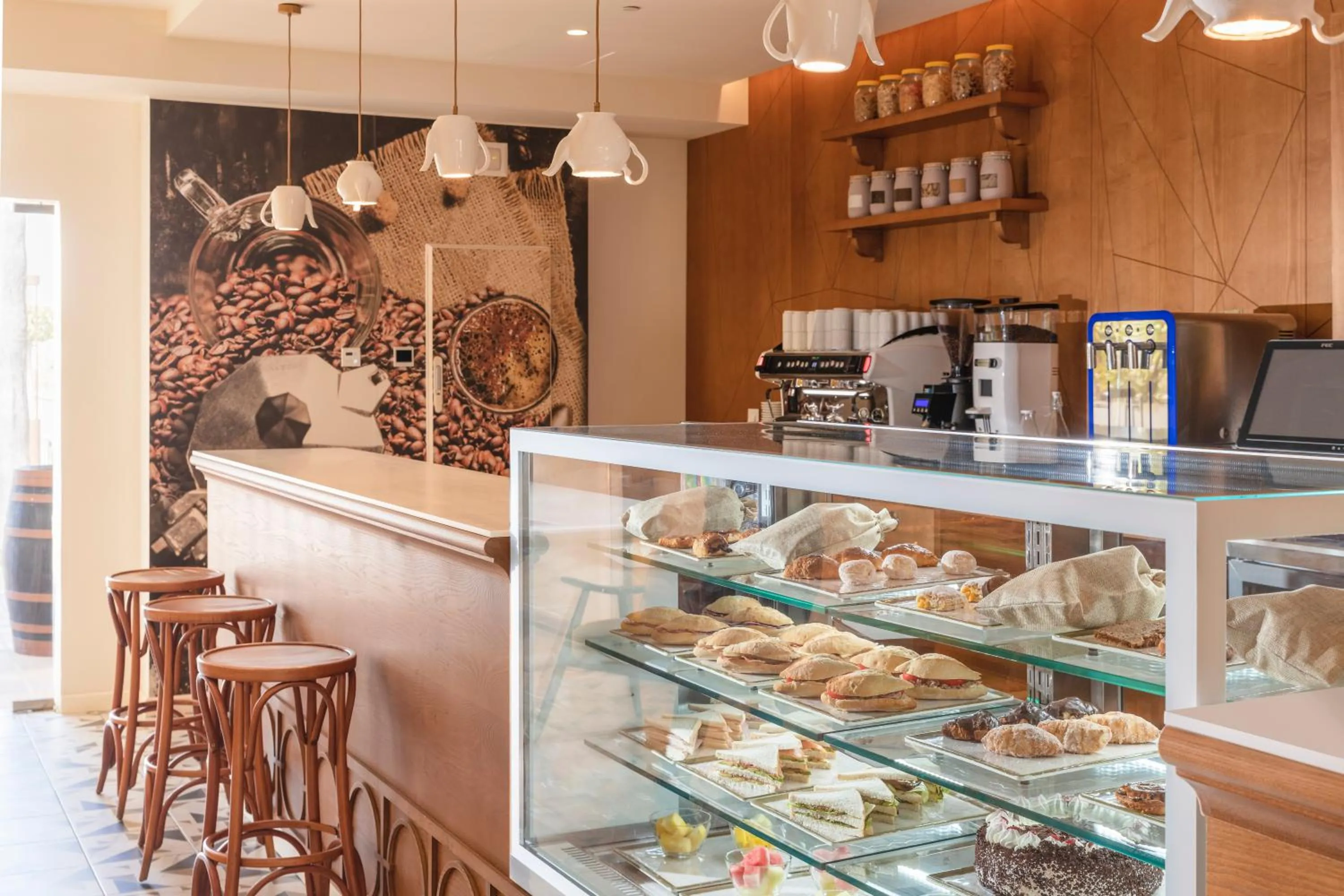 Restaurant/places to eat in Iberostar Waves Royal Andalus