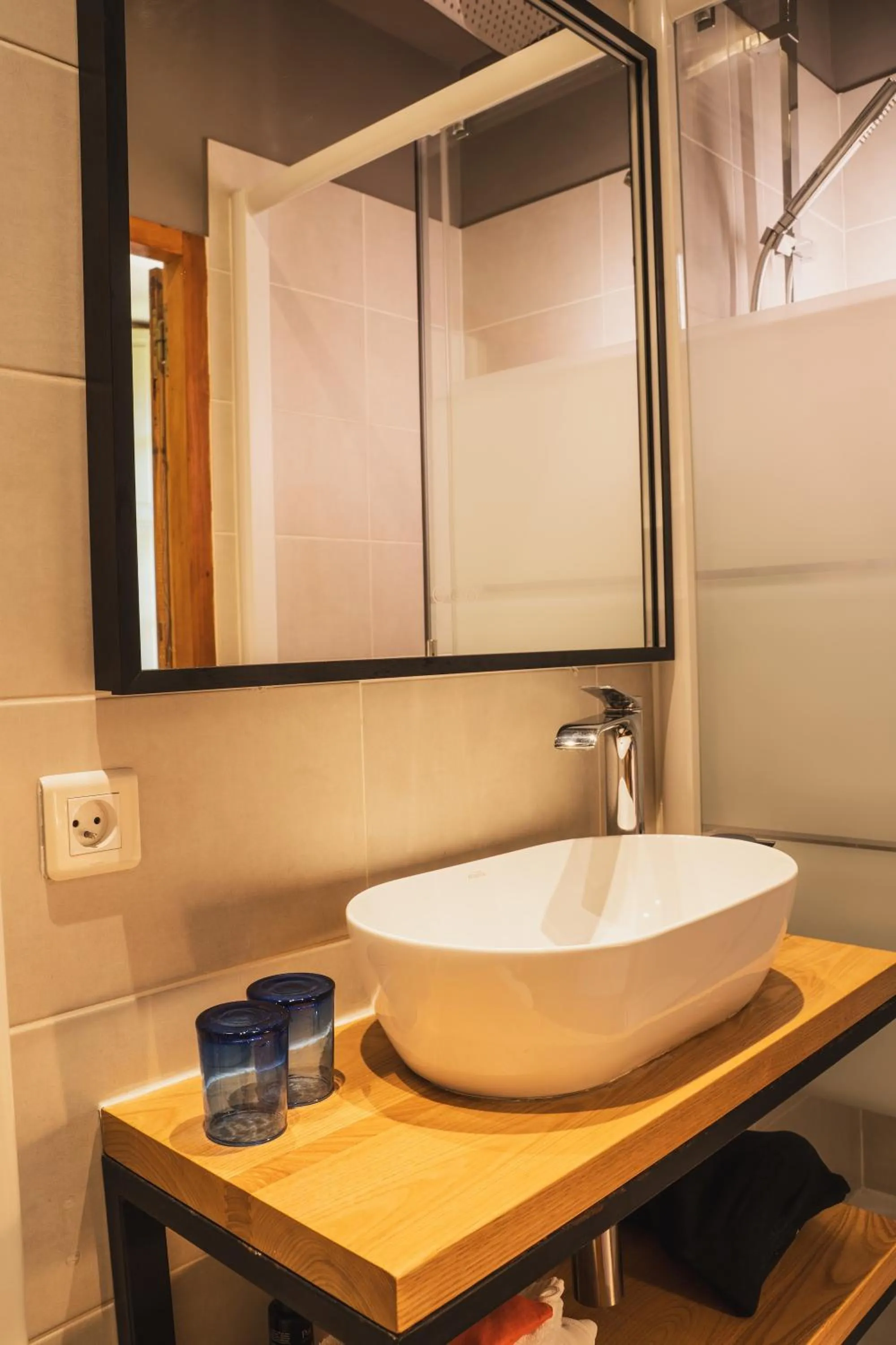 Bathroom in Les Jardins de Baracane