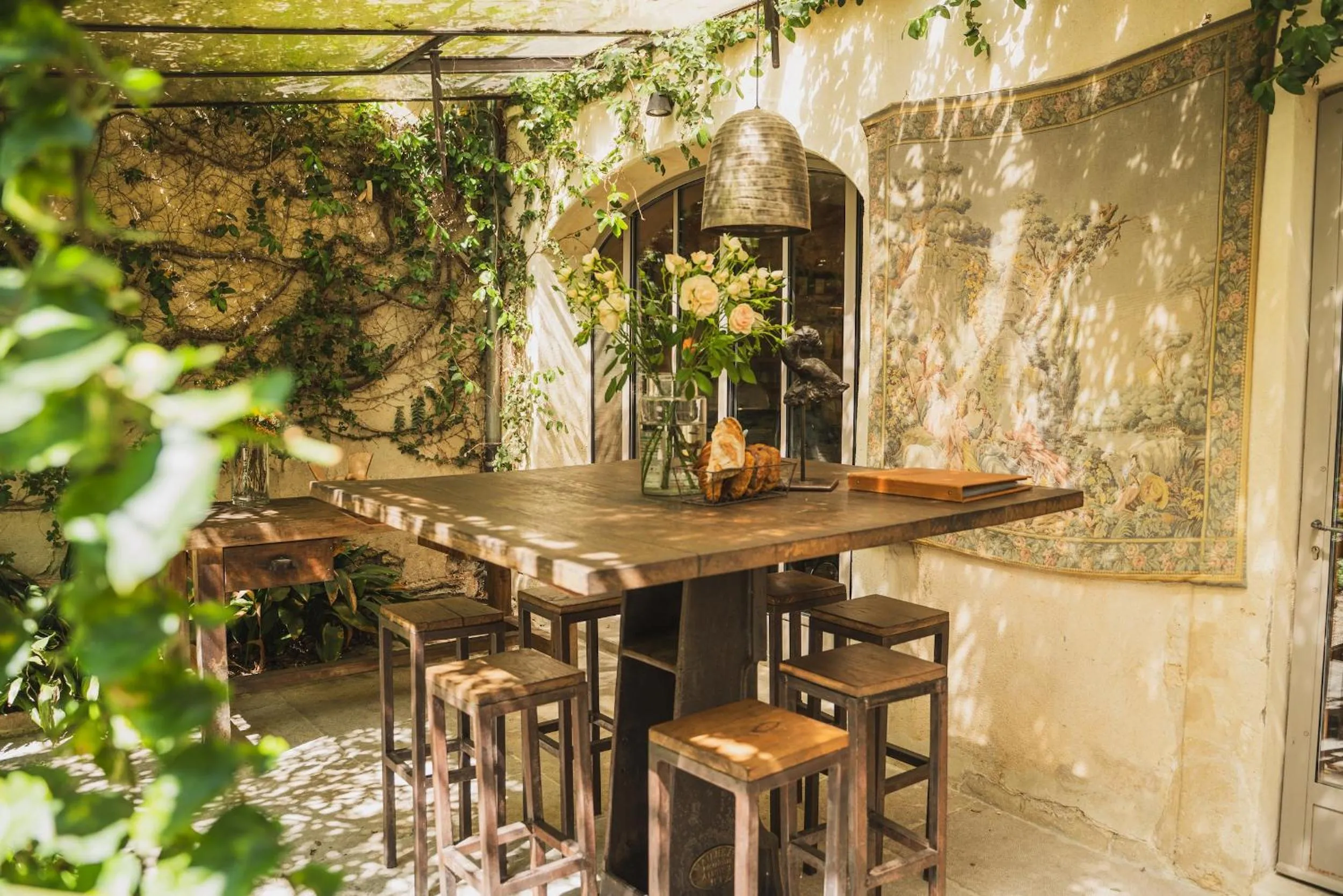 Patio in Les Jardins de Baracane