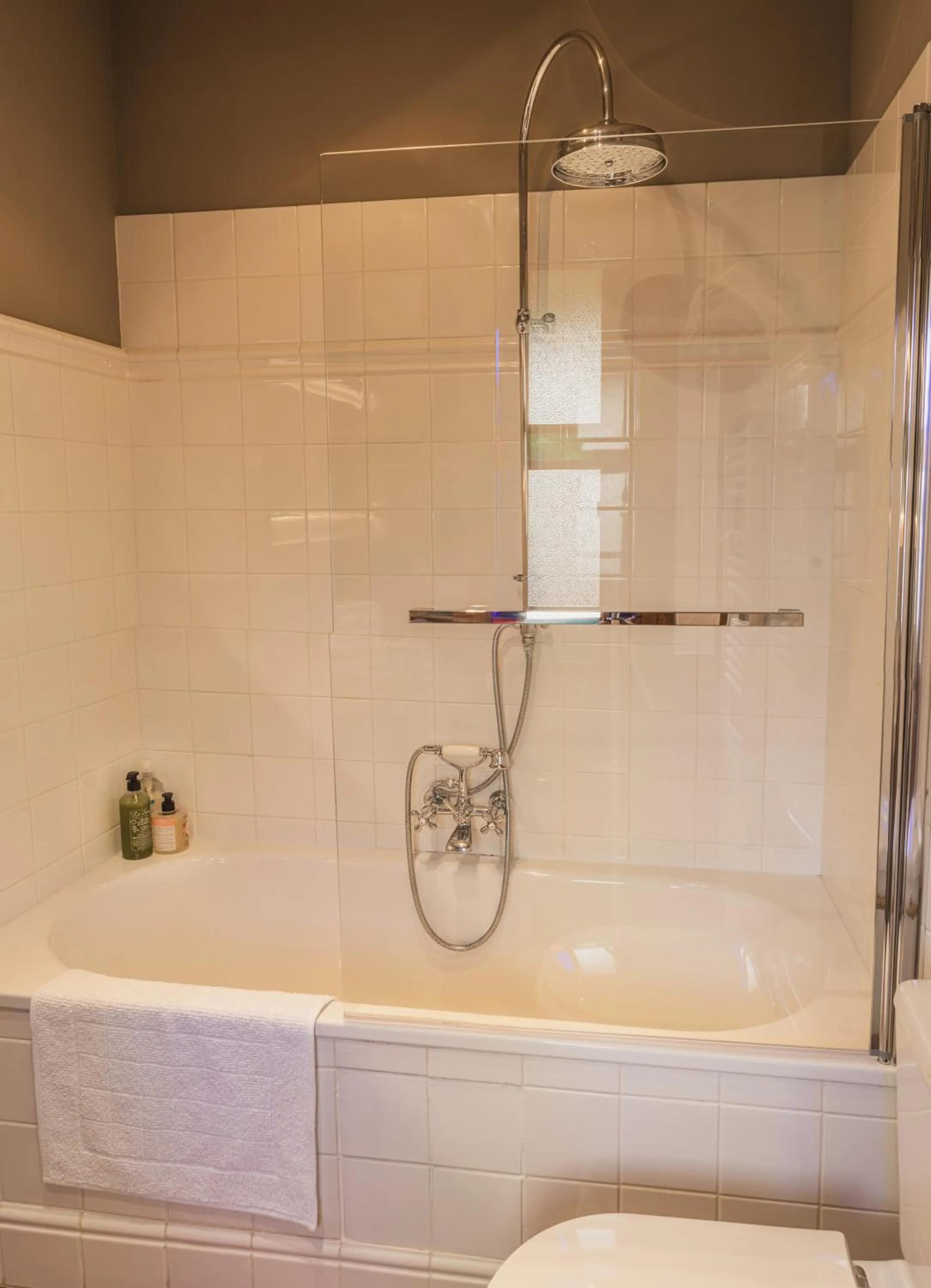 Toilet in Les Jardins de Baracane