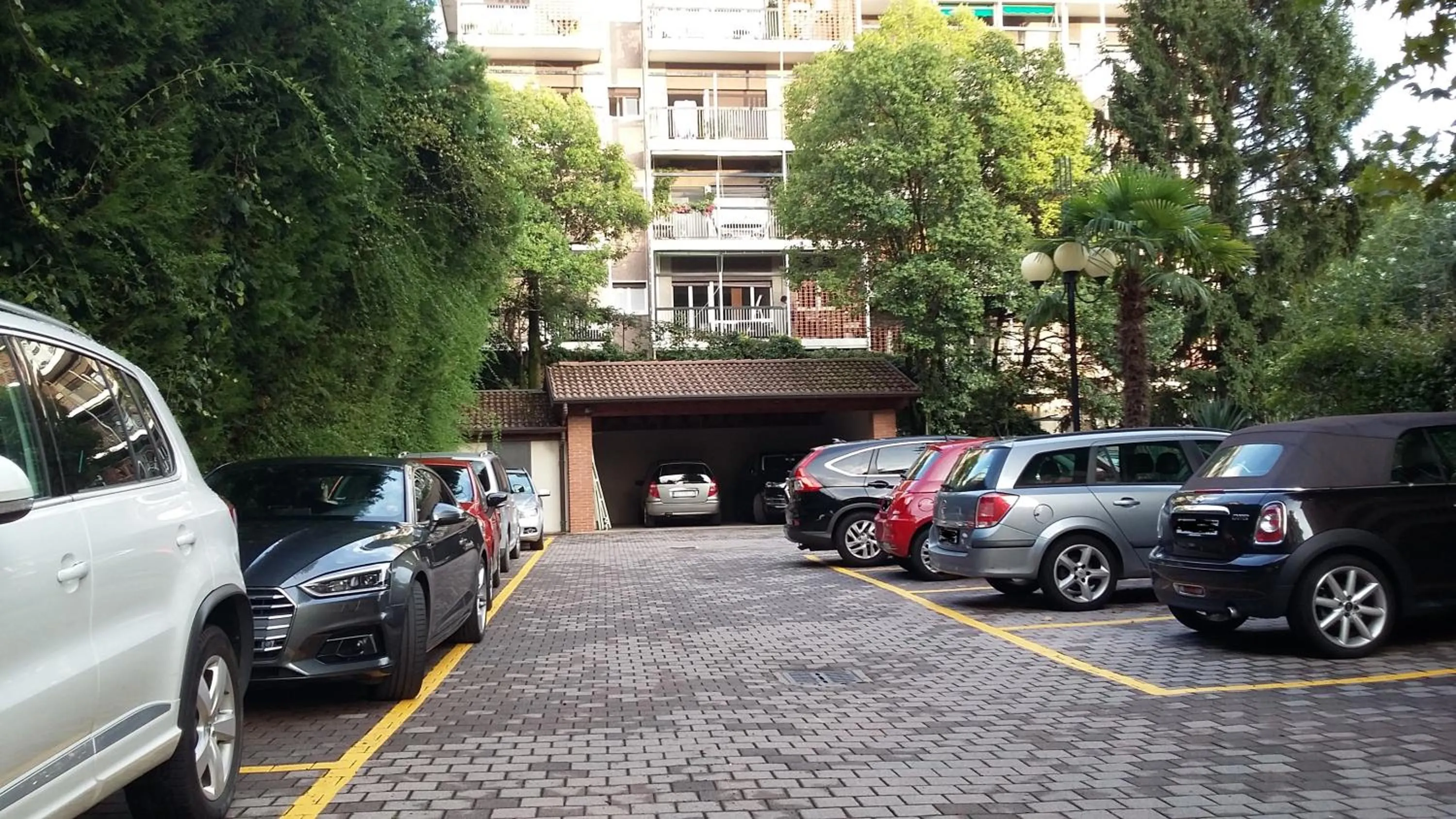 Parking in Hotel Quarcino