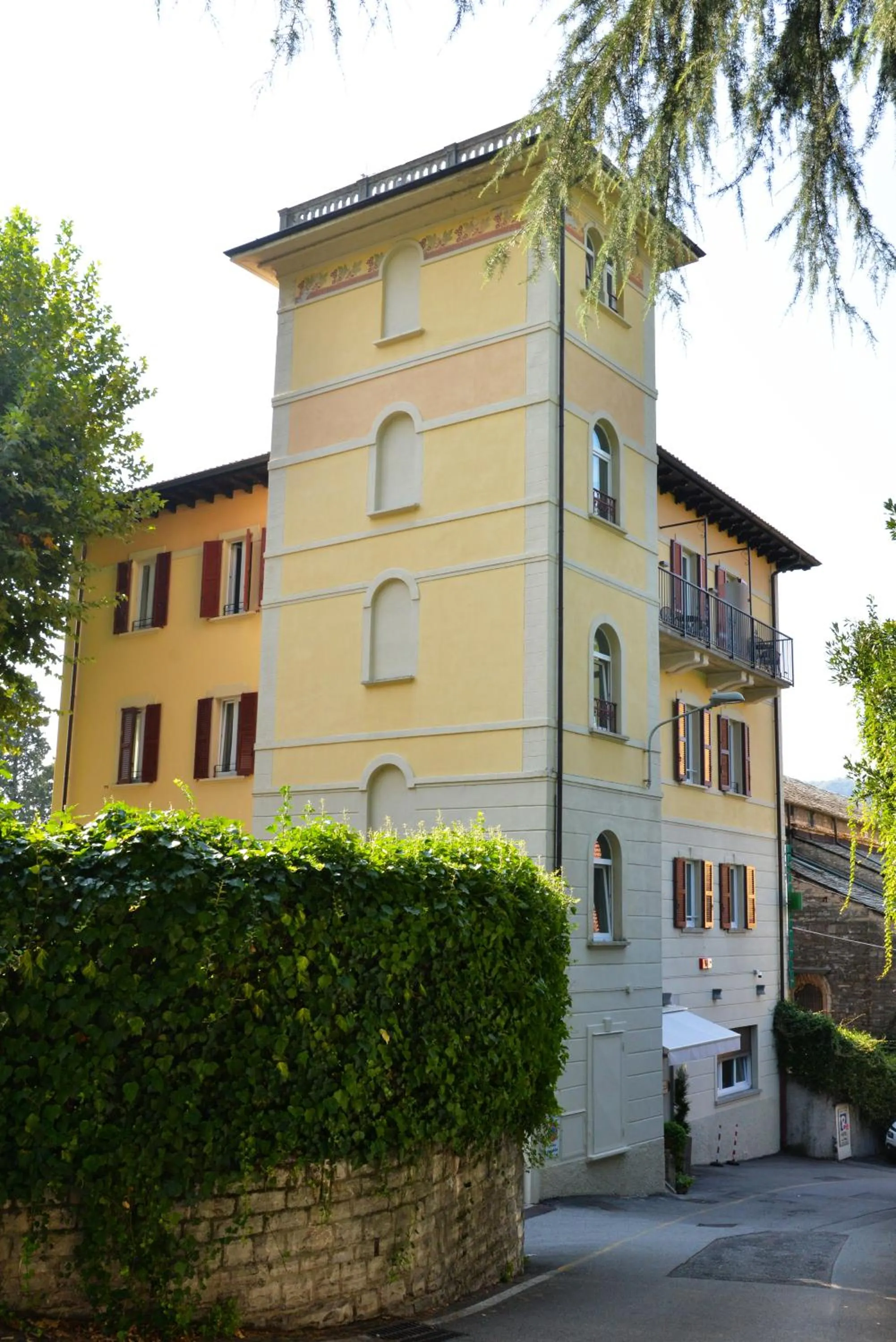 Property building in Hotel Quarcino