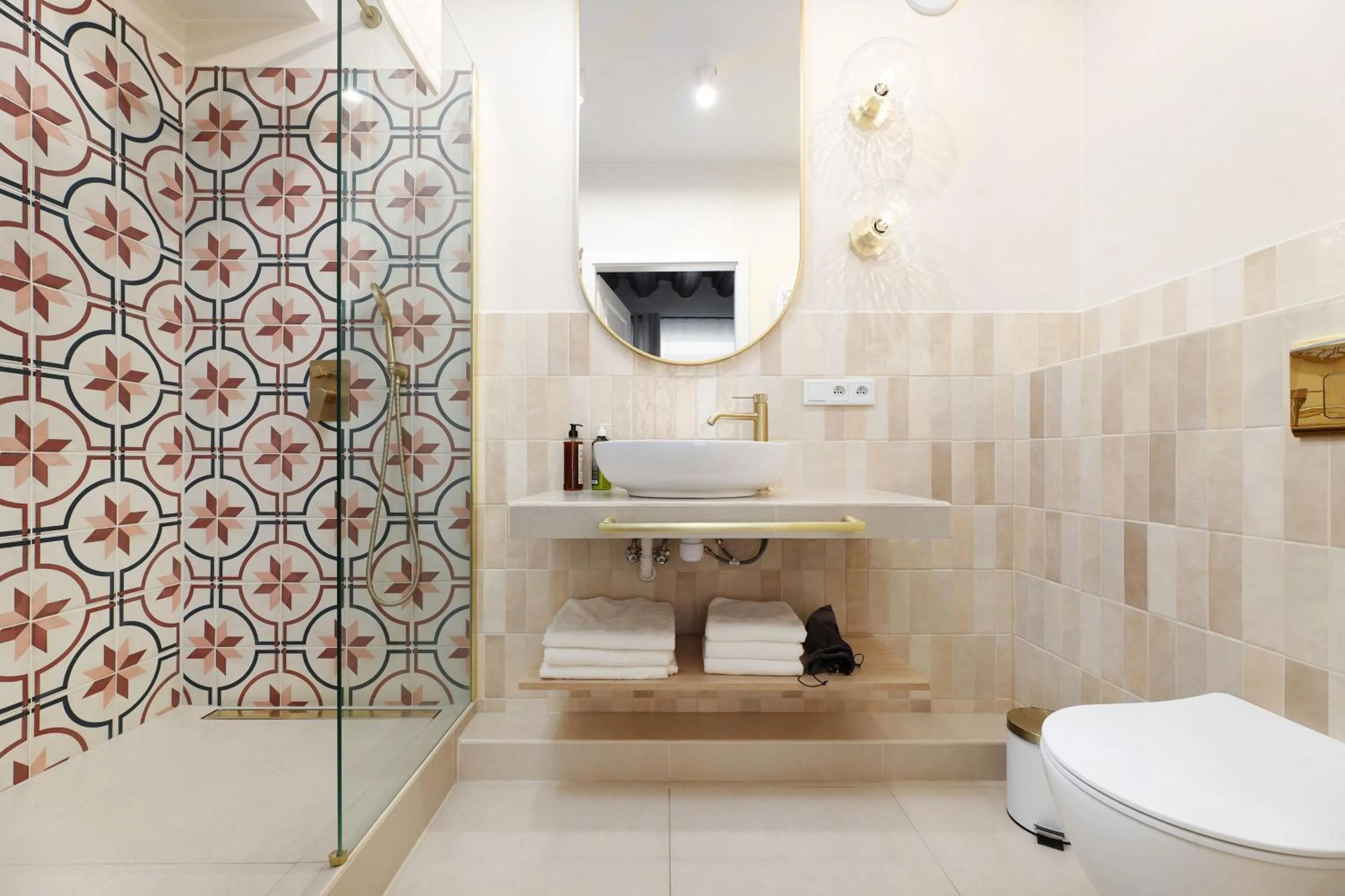 Shower in Hetman Main Square Apartments