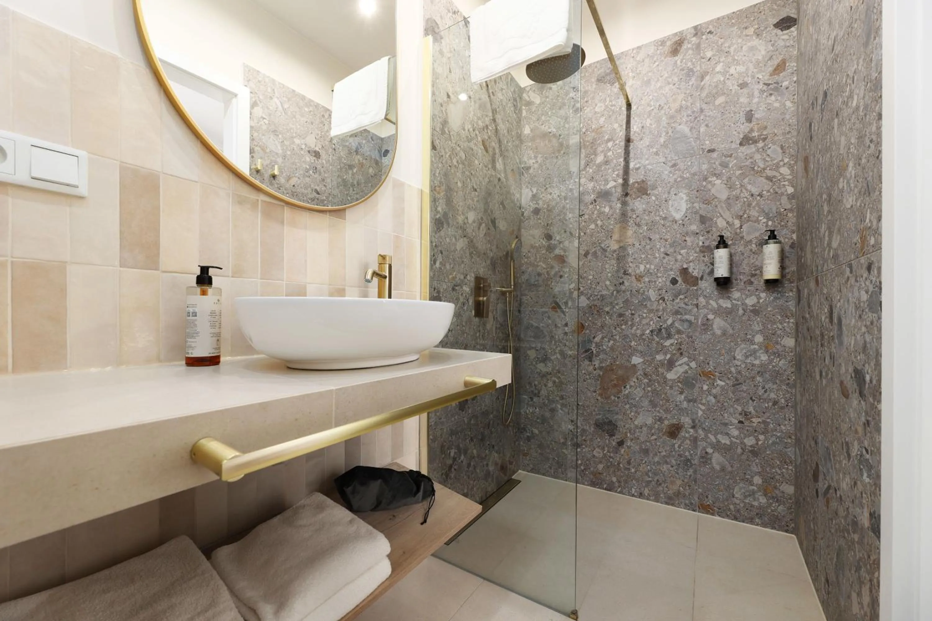 Shower in Hetman Main Square Apartments