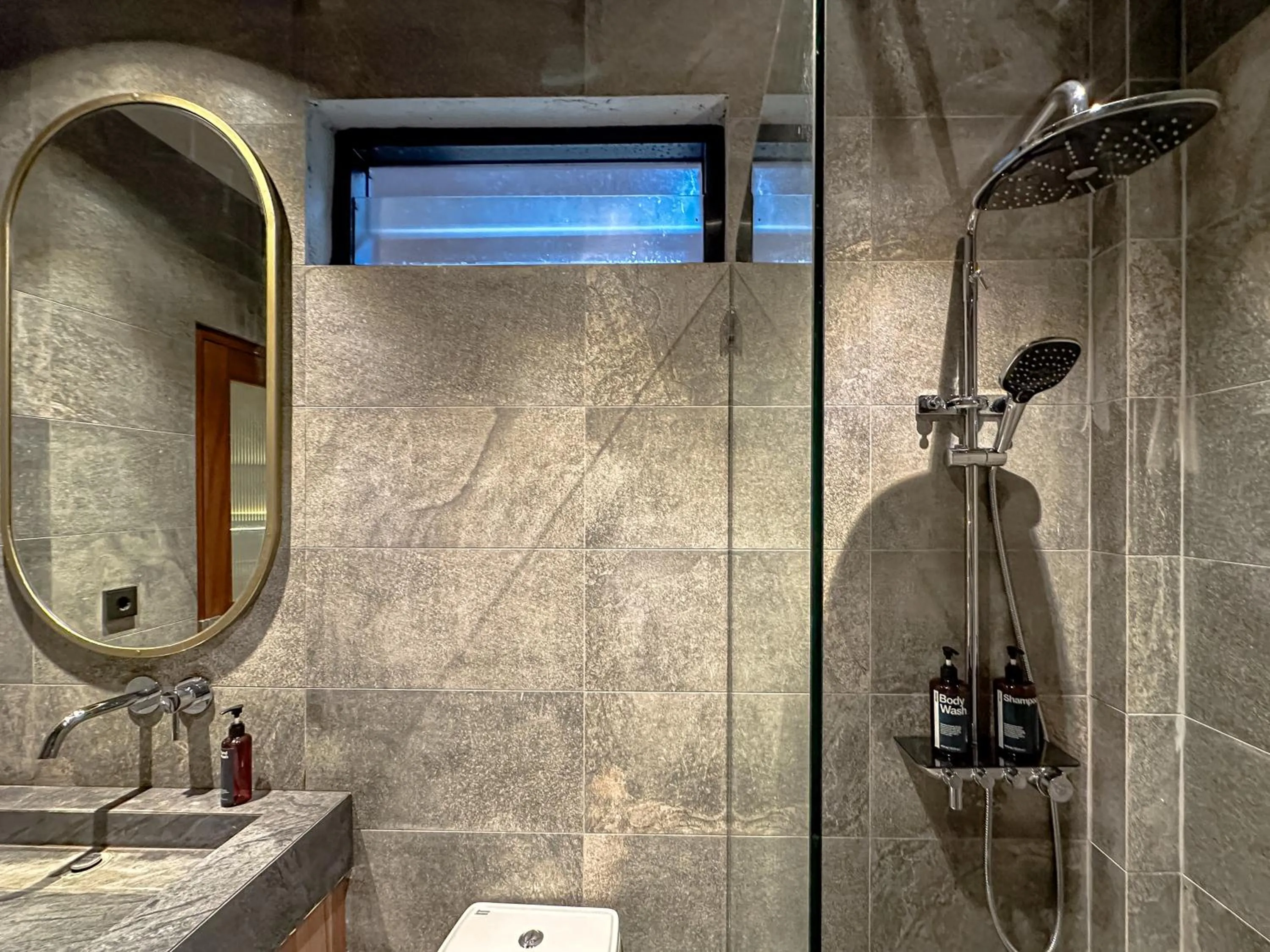 Bathroom in Balvanta Coliving