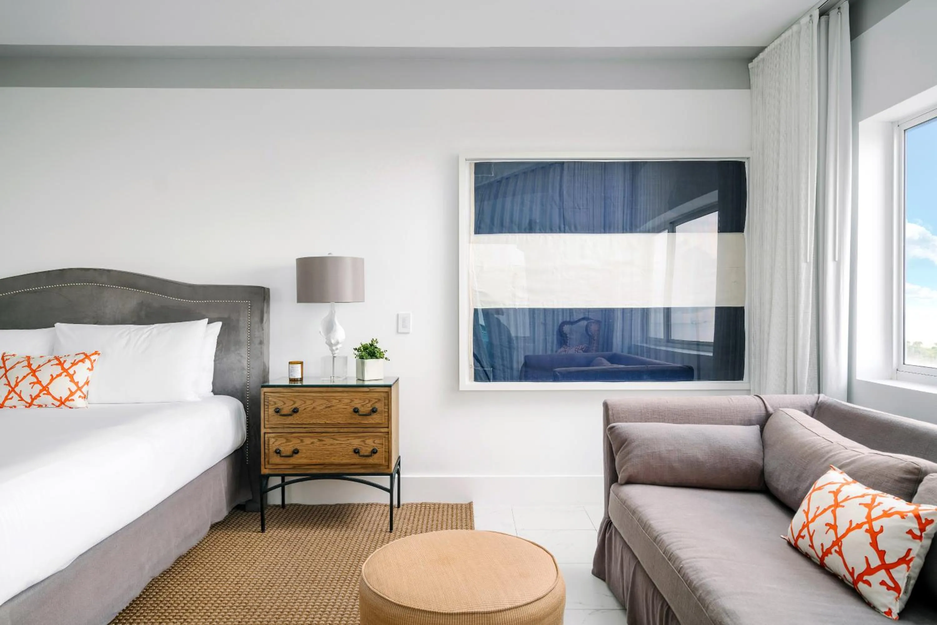 Bed in Nautilus Sonesta Miami Beach