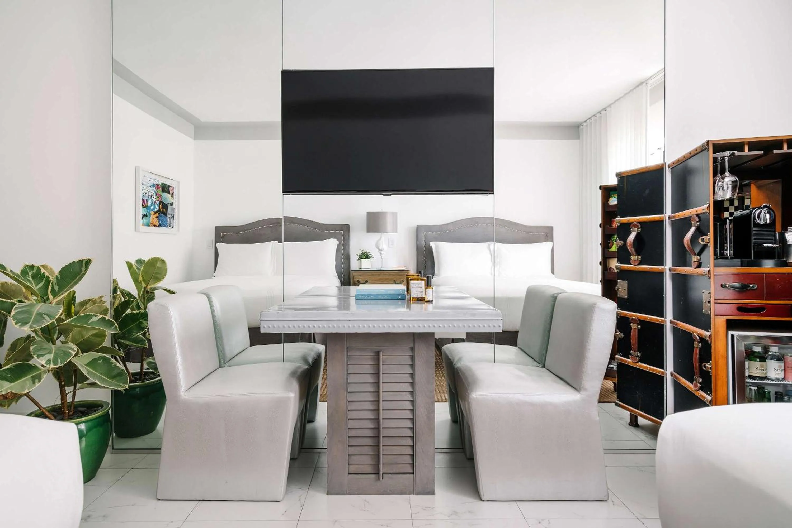 Bedroom in Nautilus Sonesta Miami Beach