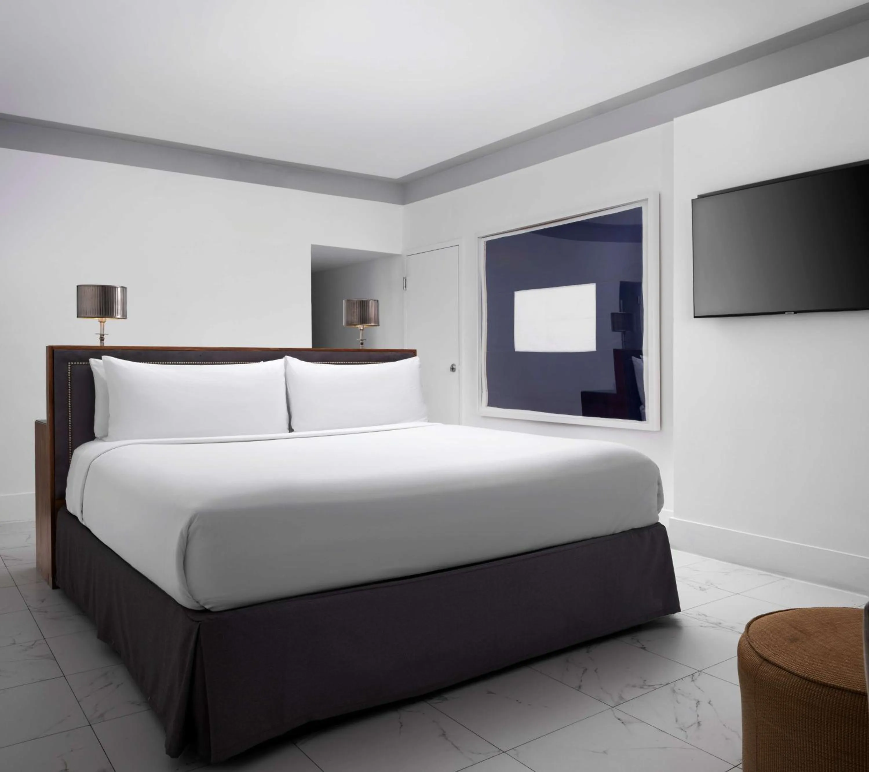 Bedroom, Bed in Nautilus Sonesta Miami Beach