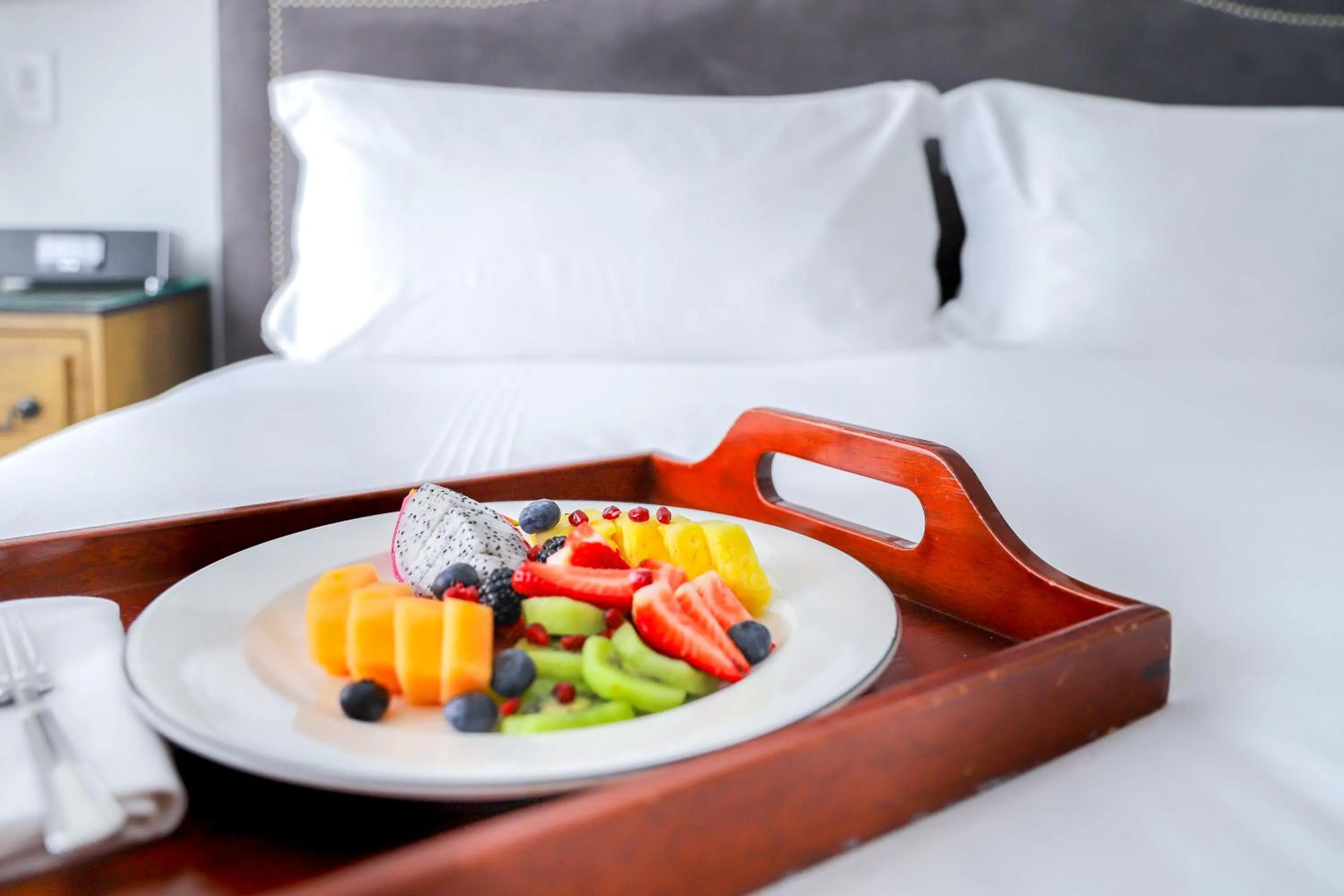 Breakfast, Bed in Nautilus Sonesta Miami Beach