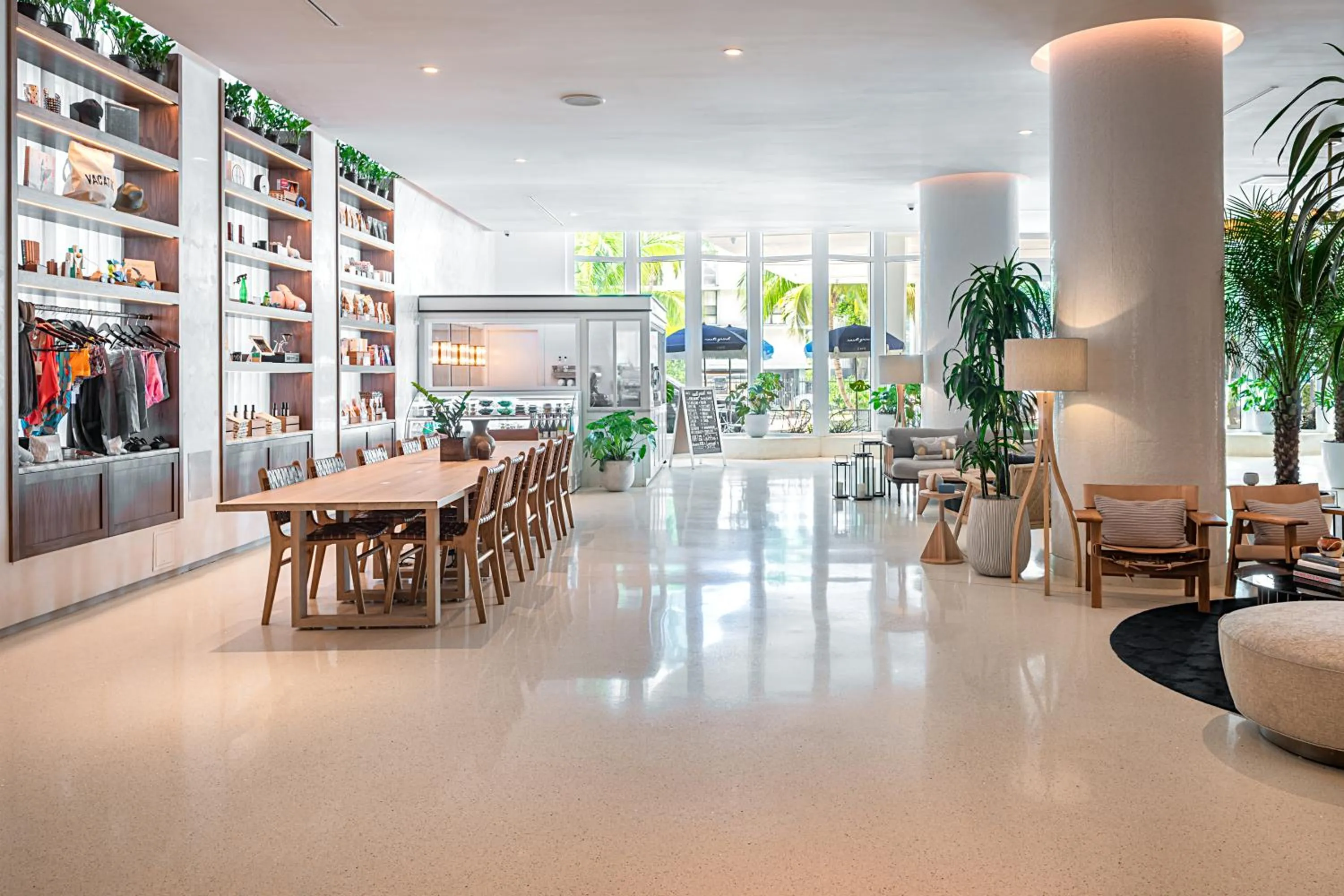 Lobby or reception in Nautilus Sonesta Miami Beach