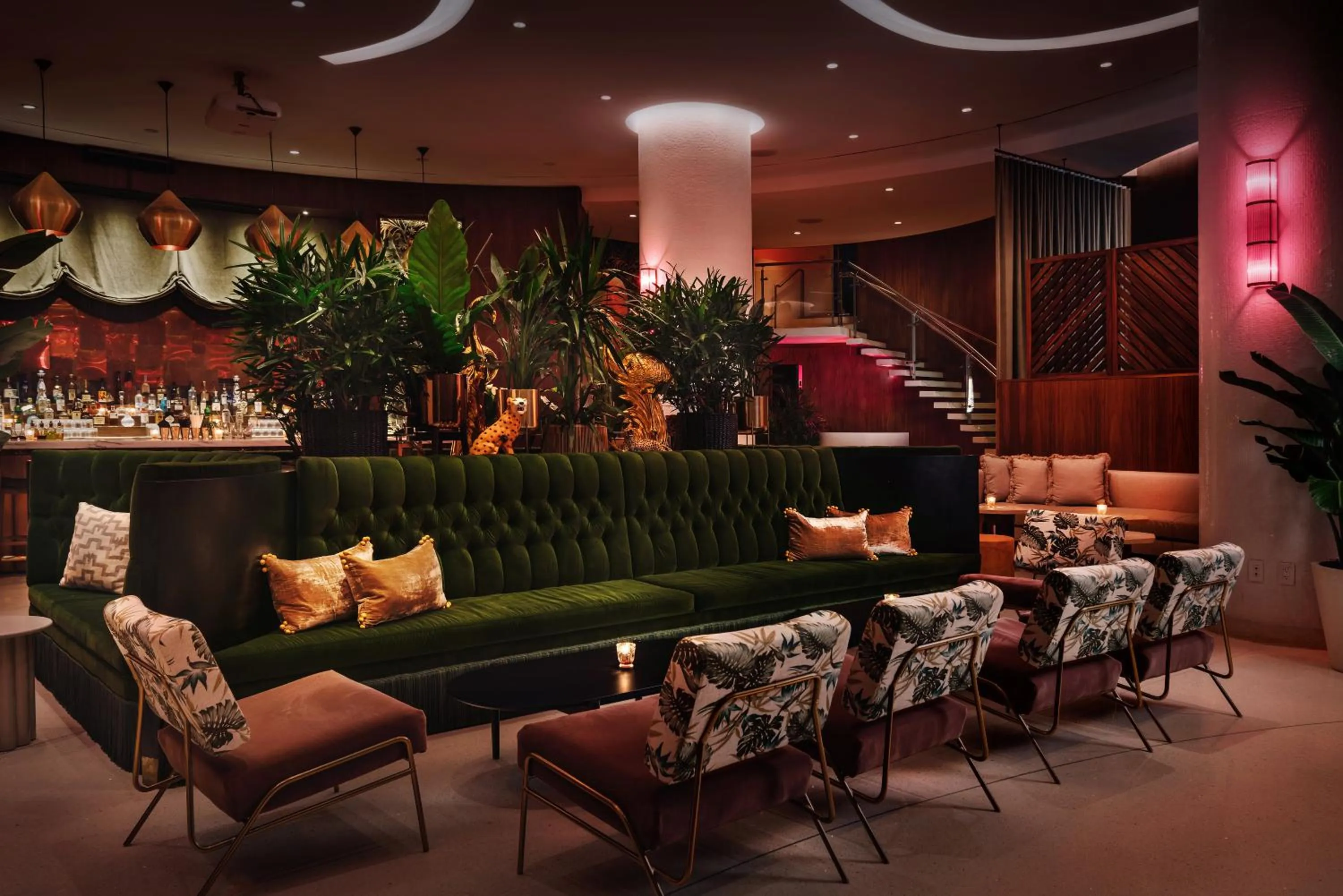 Lounge or bar in Nautilus Sonesta Miami Beach