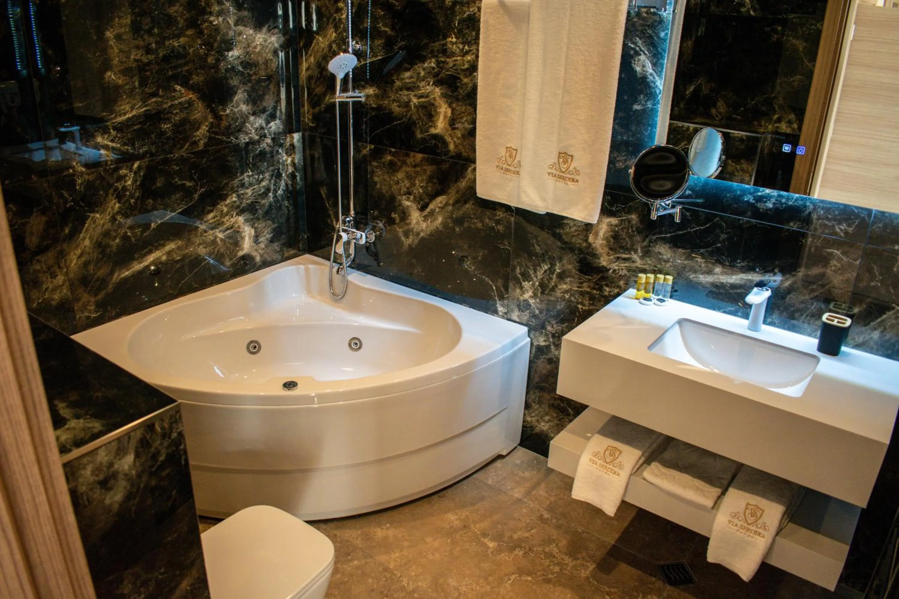 Shower in Hotel Via Serdika