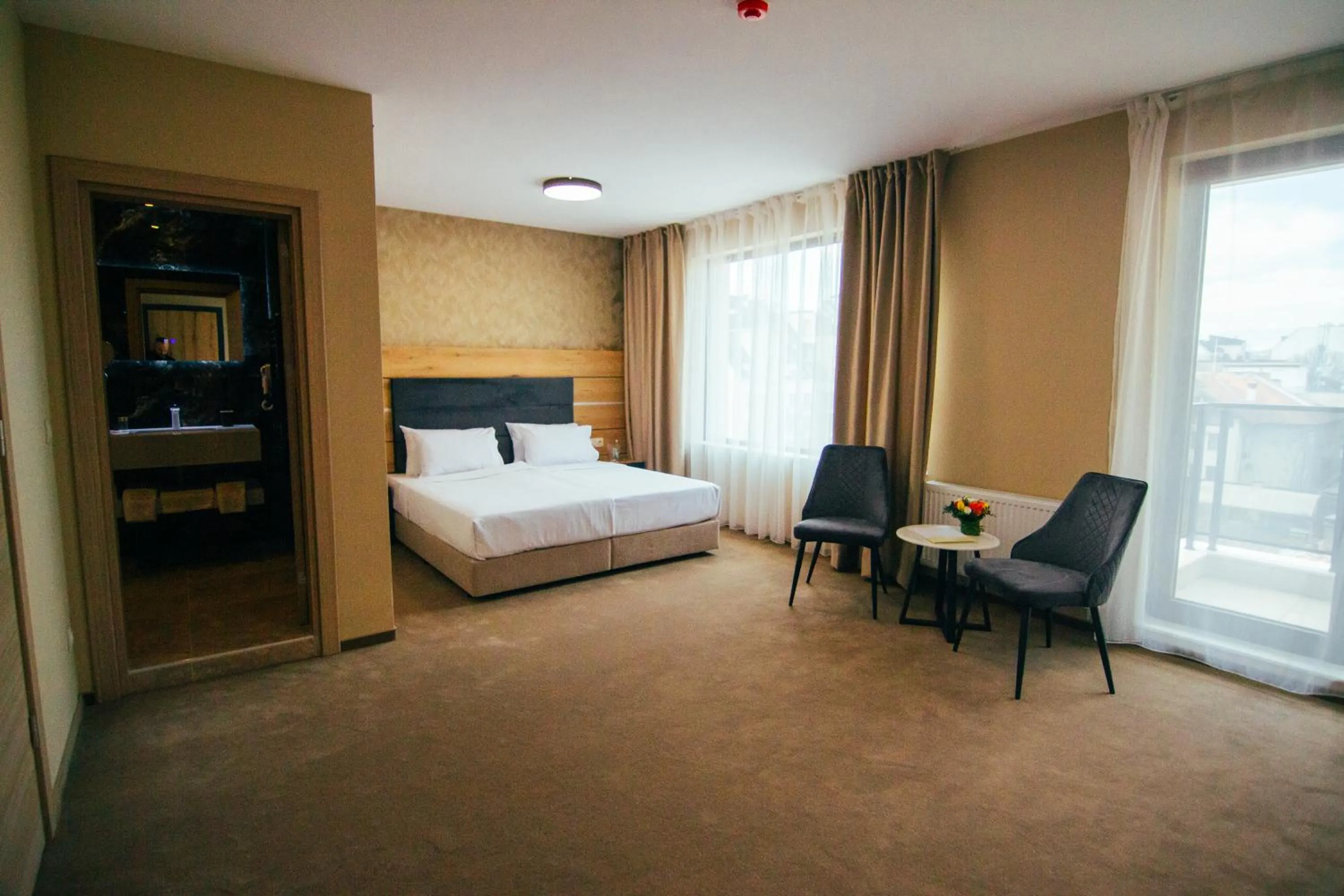 Balcony/Terrace, Bed in Hotel Via Serdika